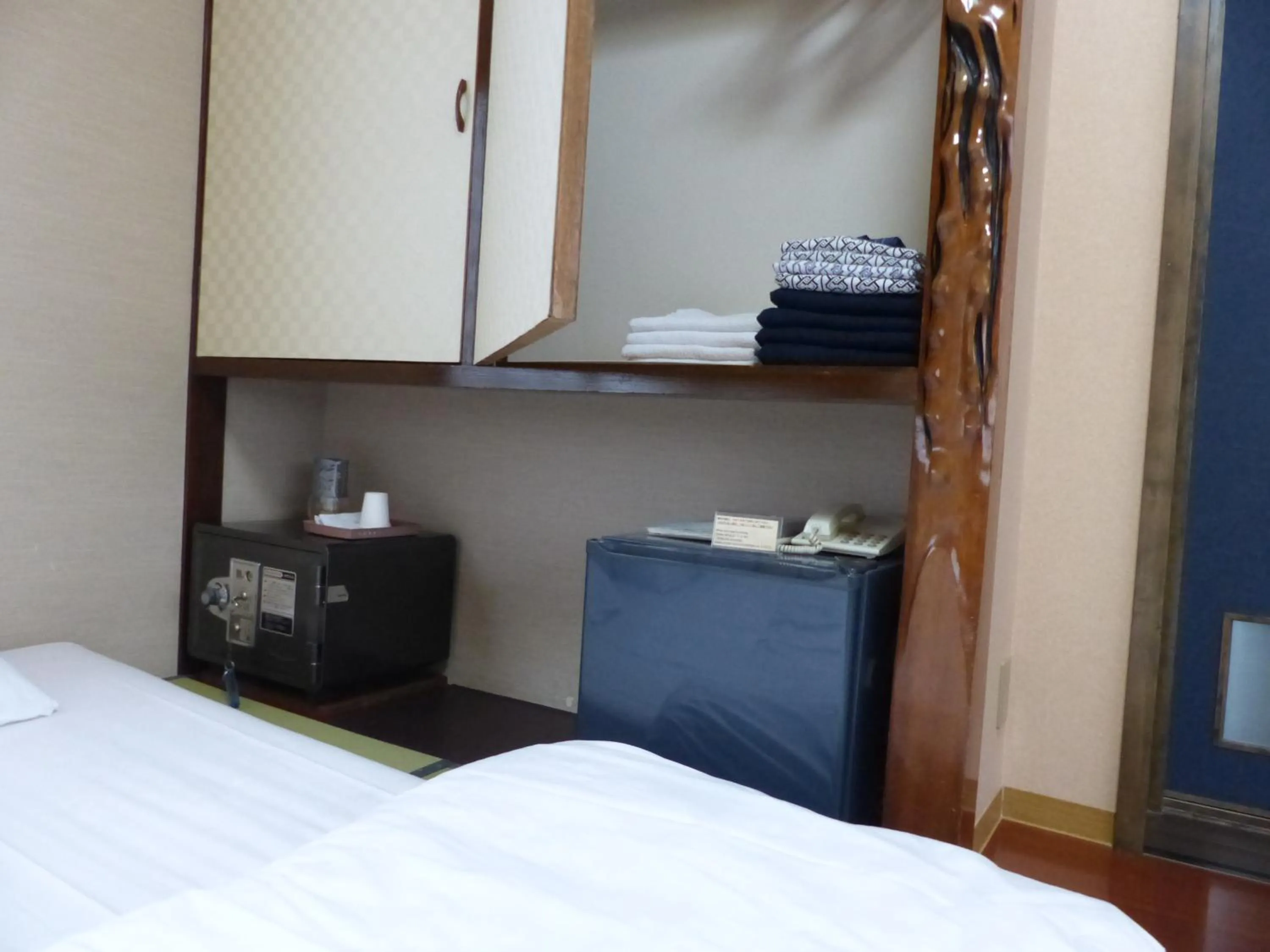 Photo of the whole room, Bed in Minshuku Kuwataniya