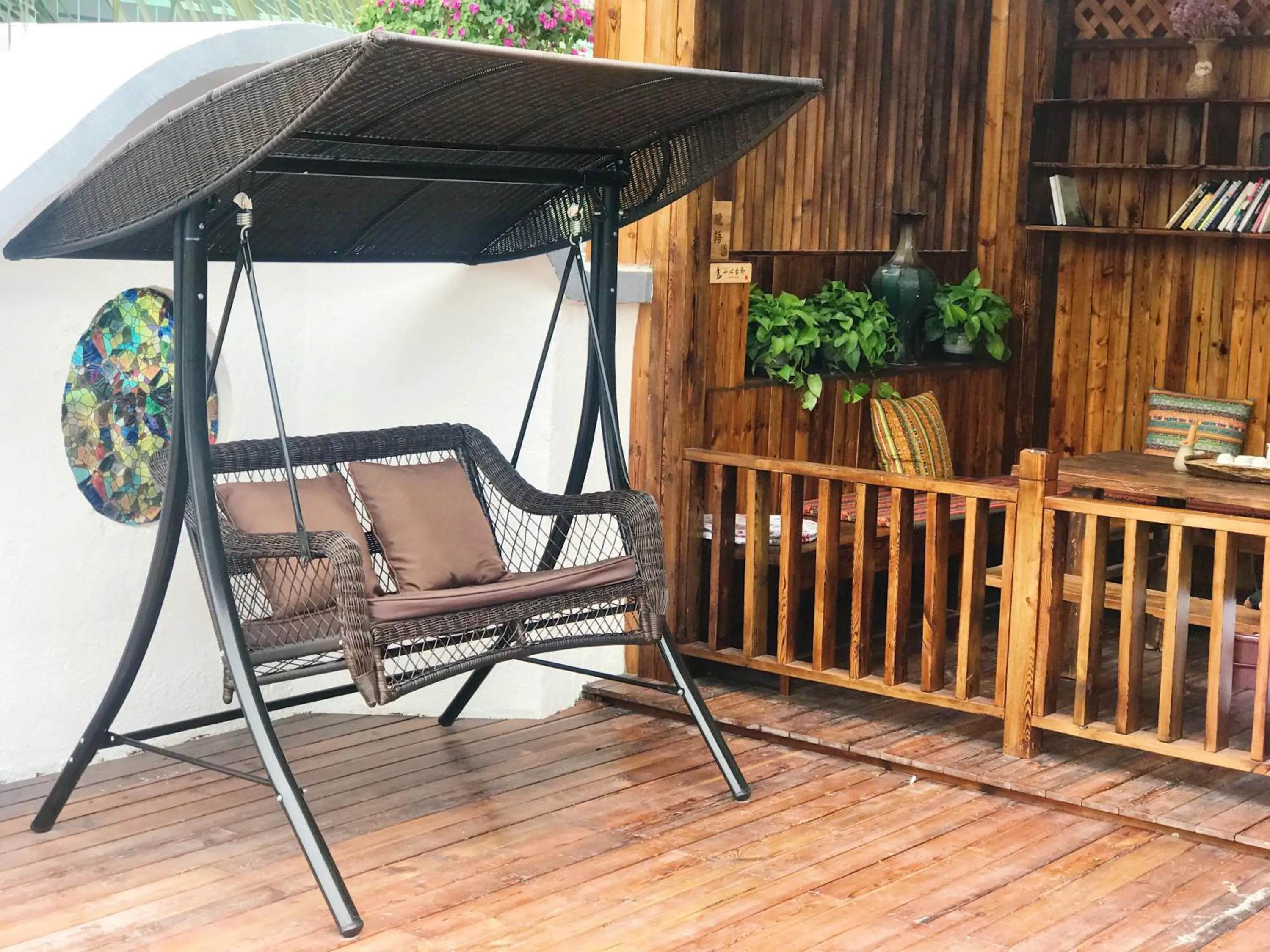 Decorative detail in Mumian inn