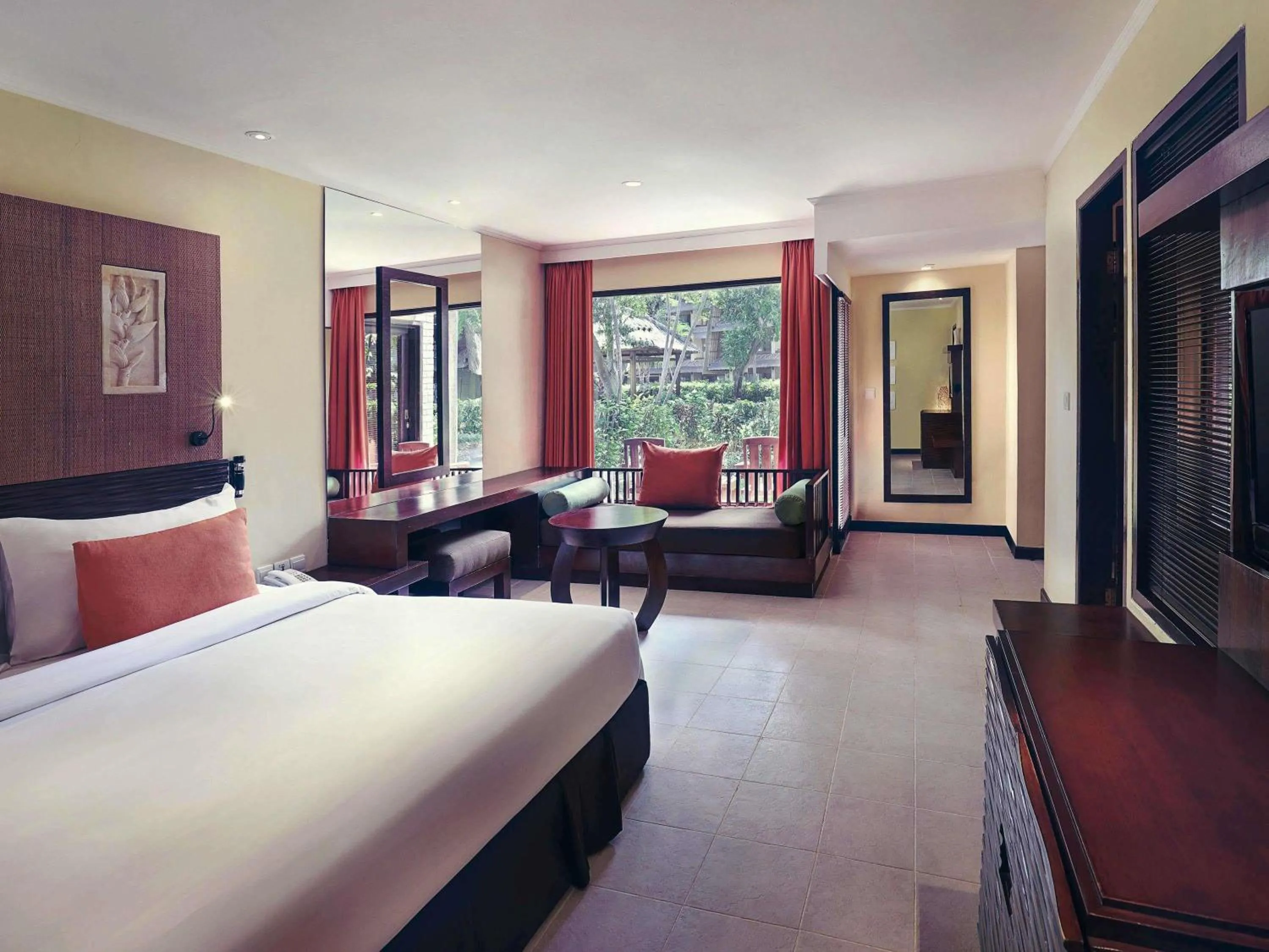 Bedroom, Bed in Mercure Resort Sanur
