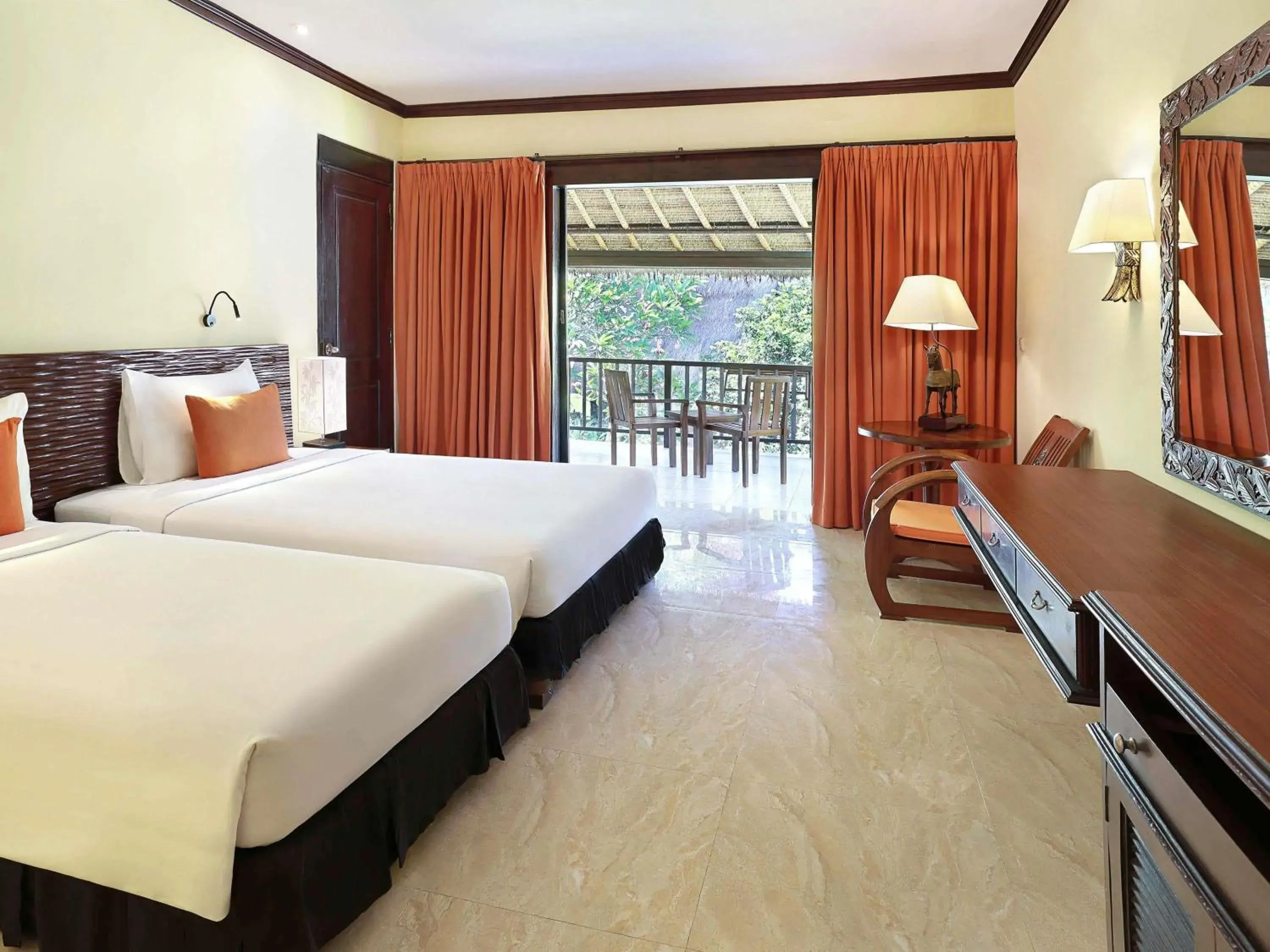 Deluxe Twin Room in Mercure Resort Sanur Deluxe Twin Room in Mercure Resort Sanur