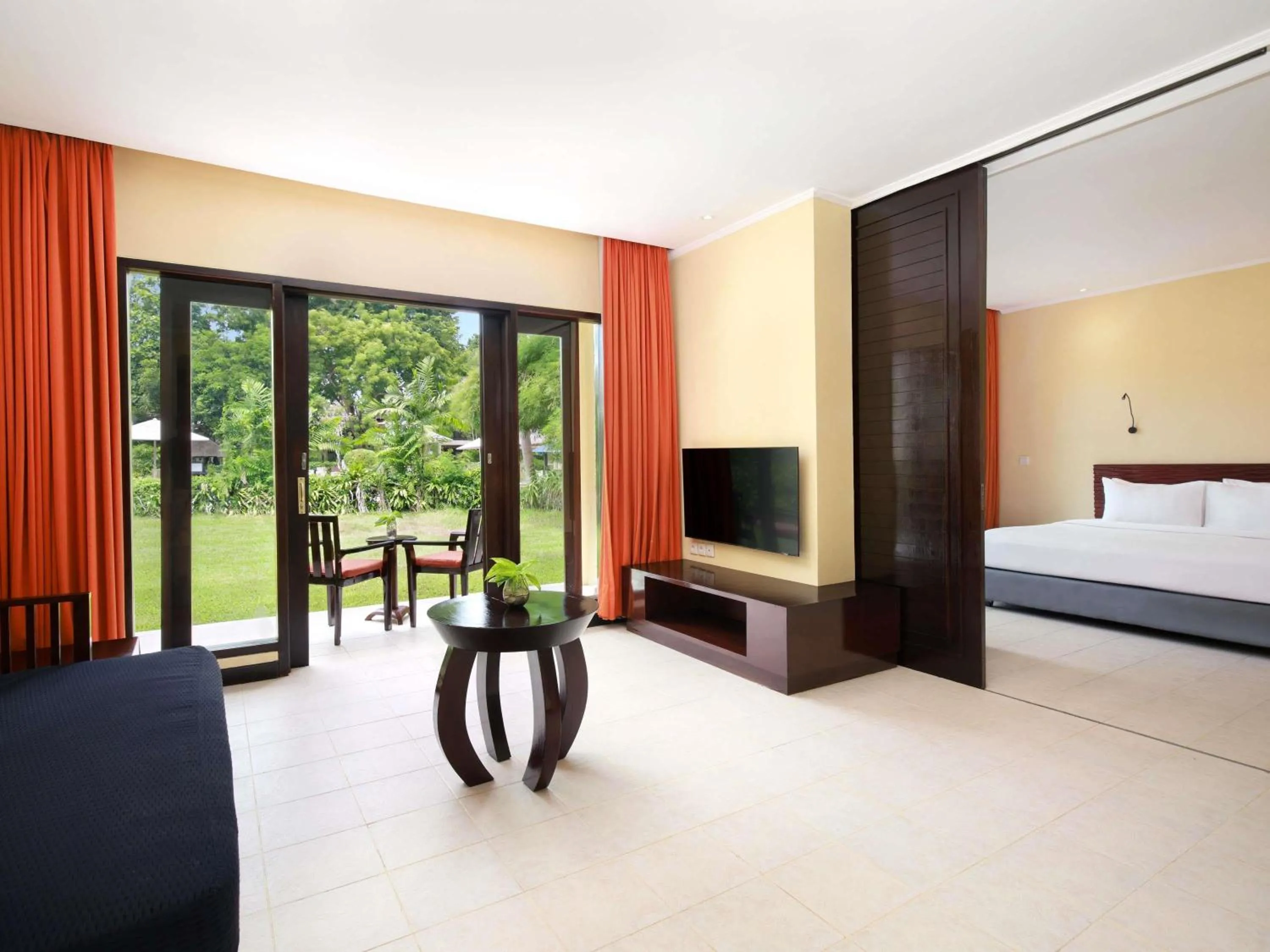 Bedroom, Bed in Mercure Resort Sanur
