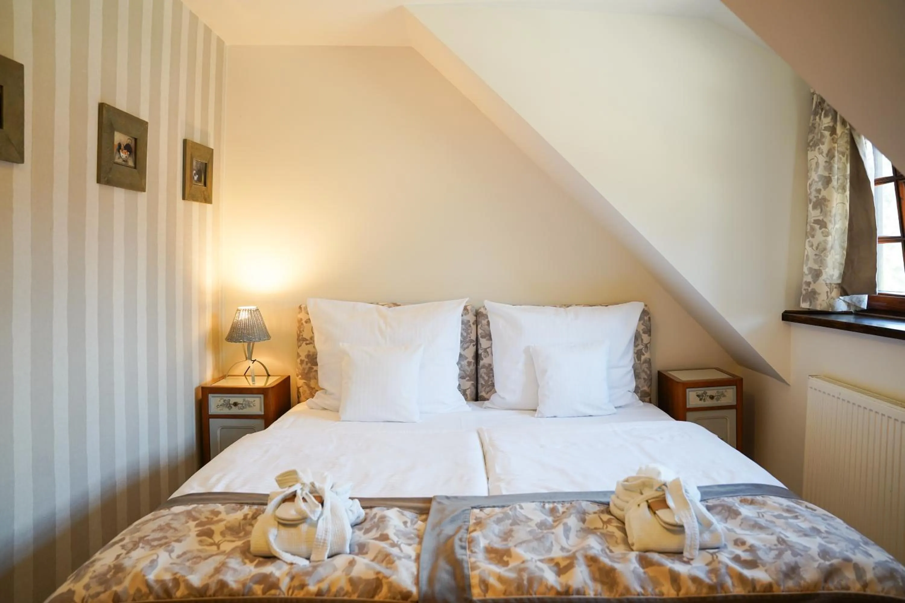 Bed in Młyn Klekotki Spa Resort