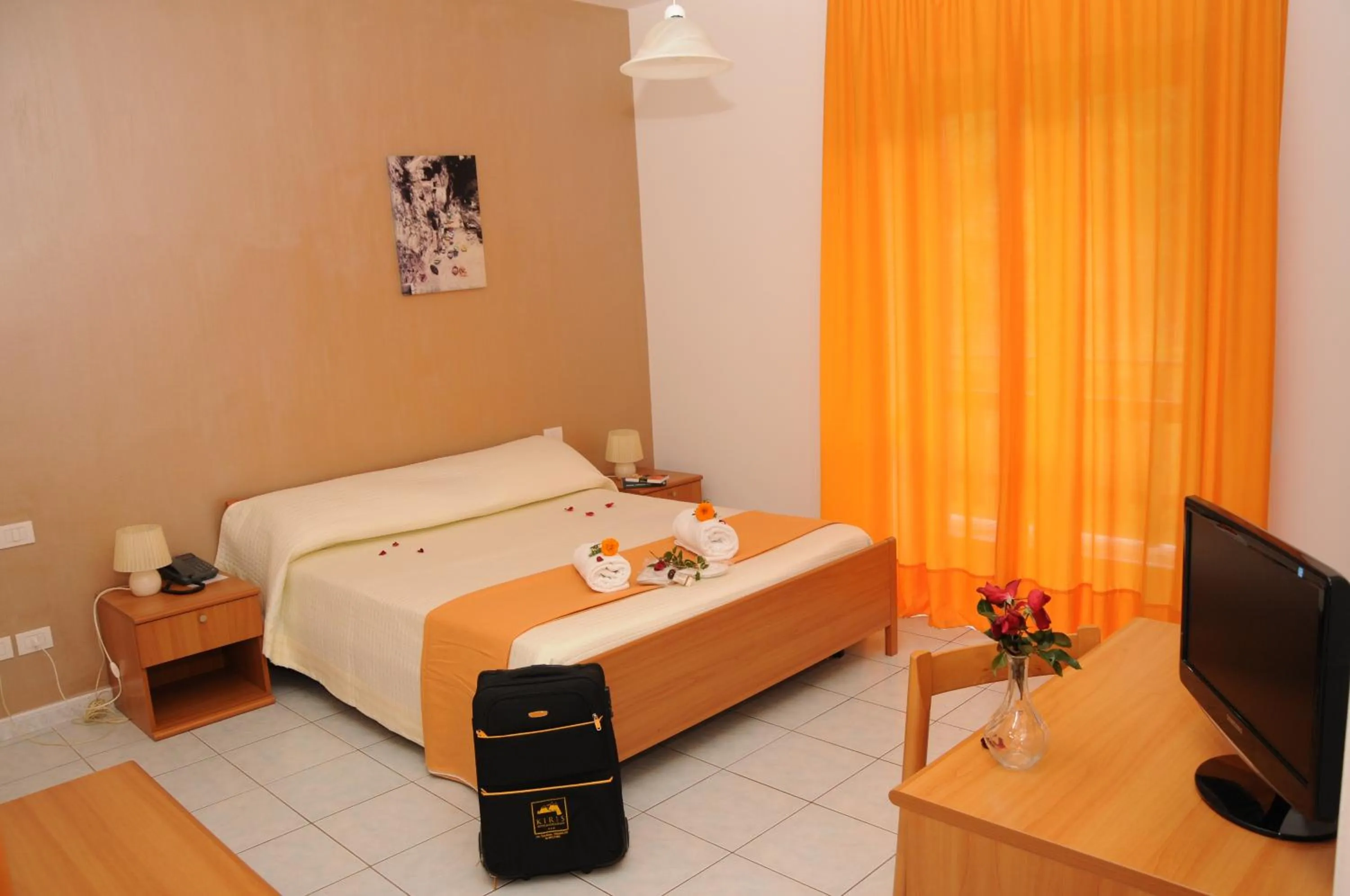 Bedroom, Bed in Hotel Kiris