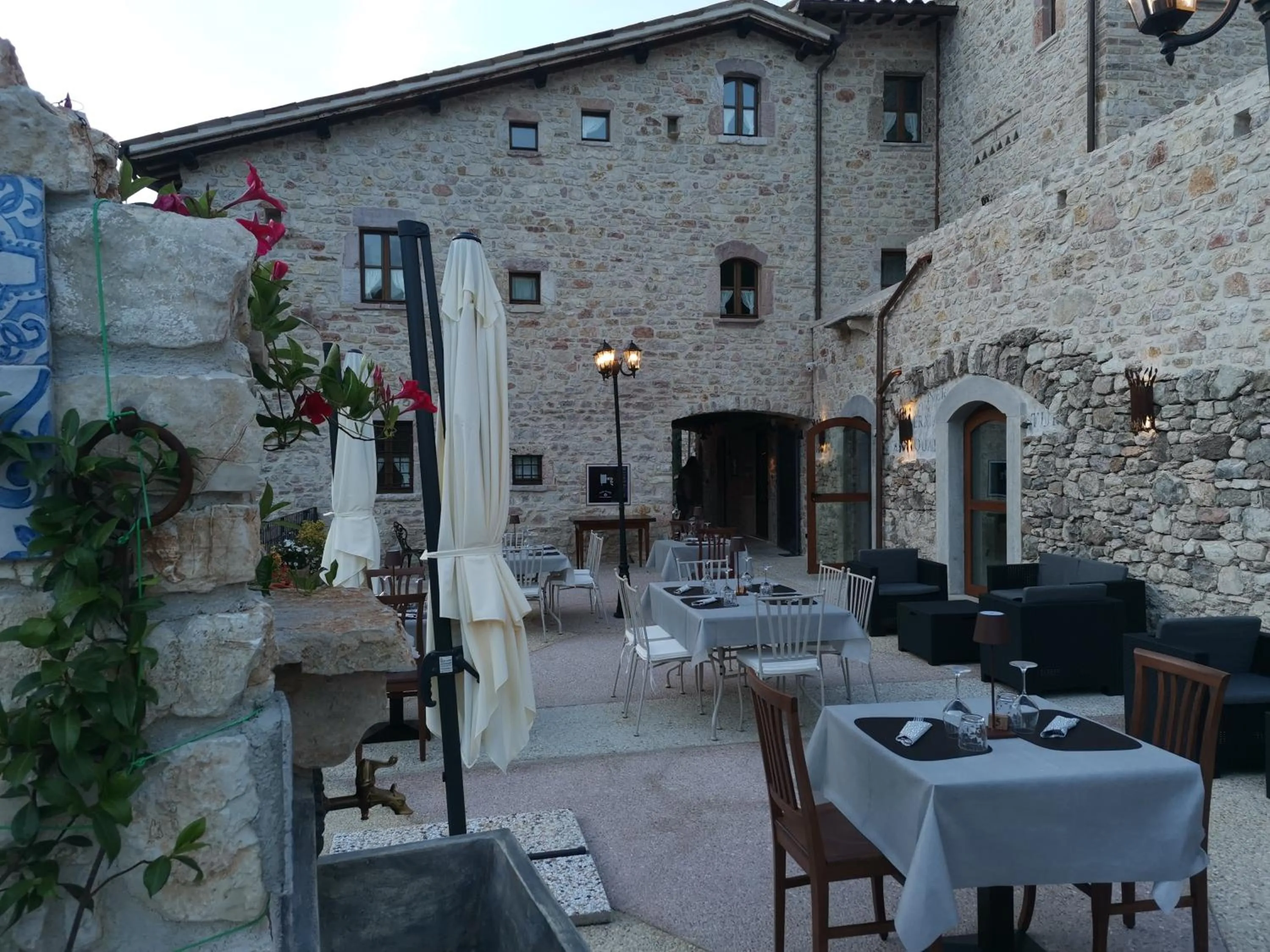 Restaurant/places to eat in Torre Del Nera Albergo diffuso & Spa