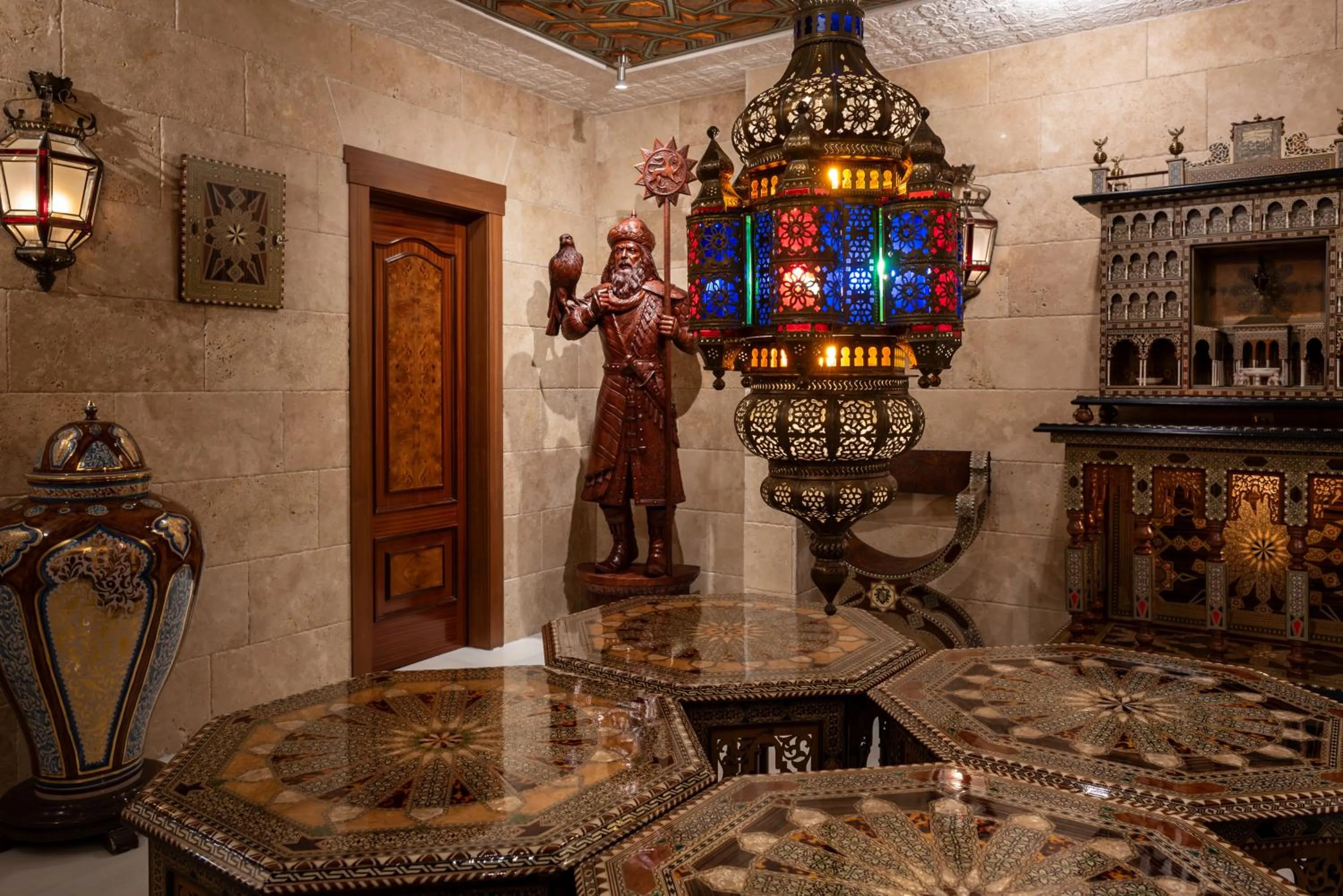 Decorative detail in Casa de Reyes