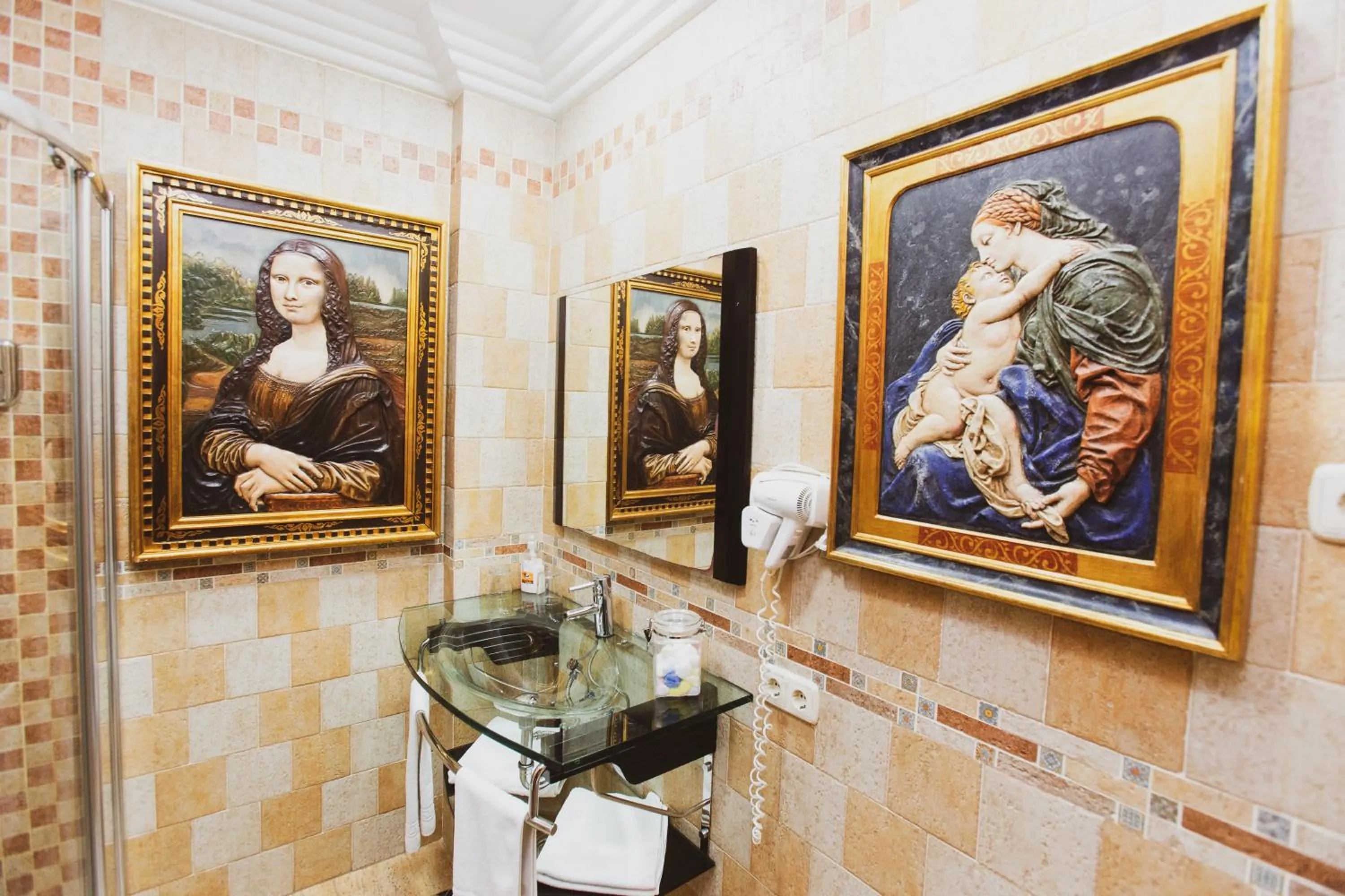 Decorative detail in Casa de Reyes