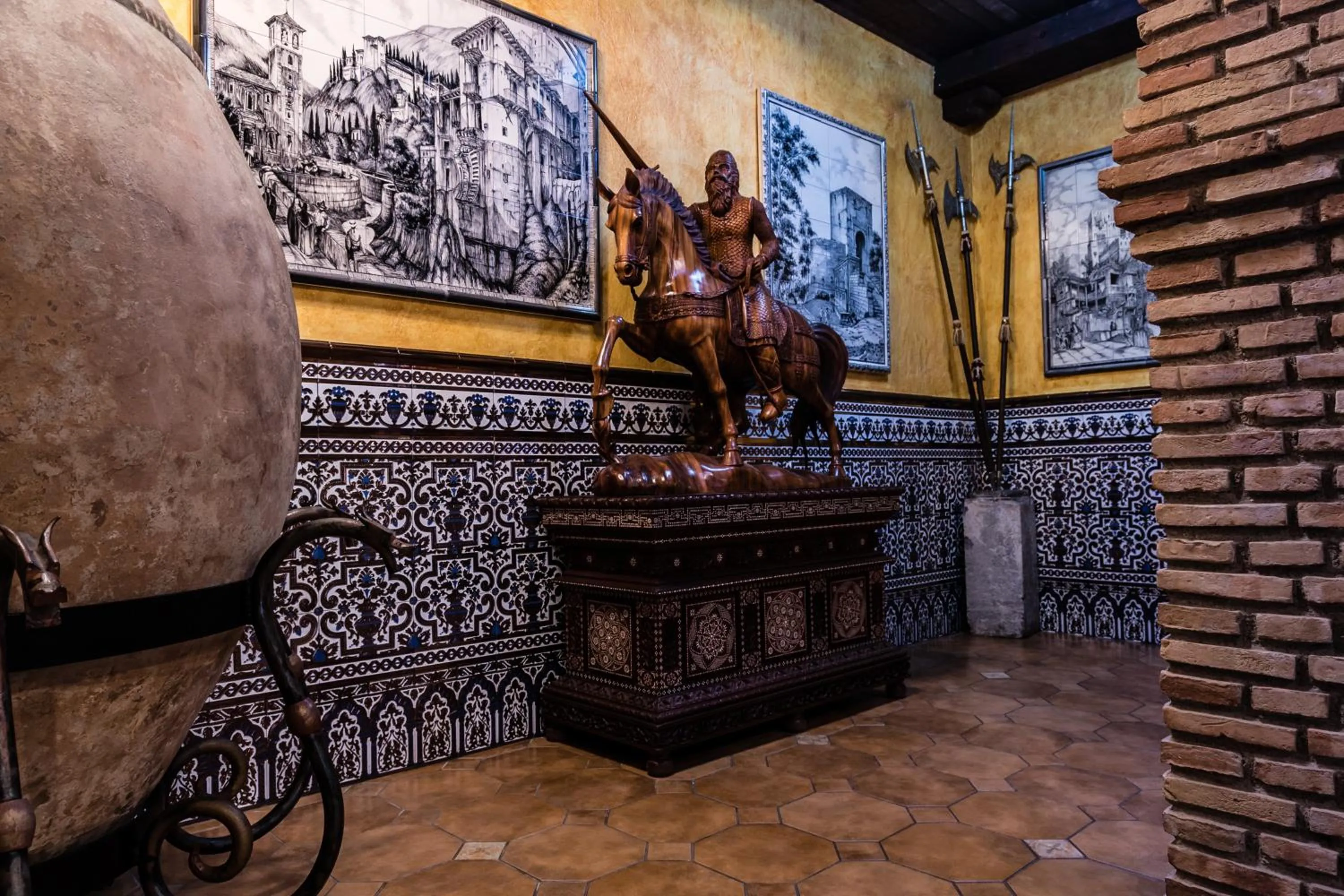 Decorative detail in Casa de Reyes