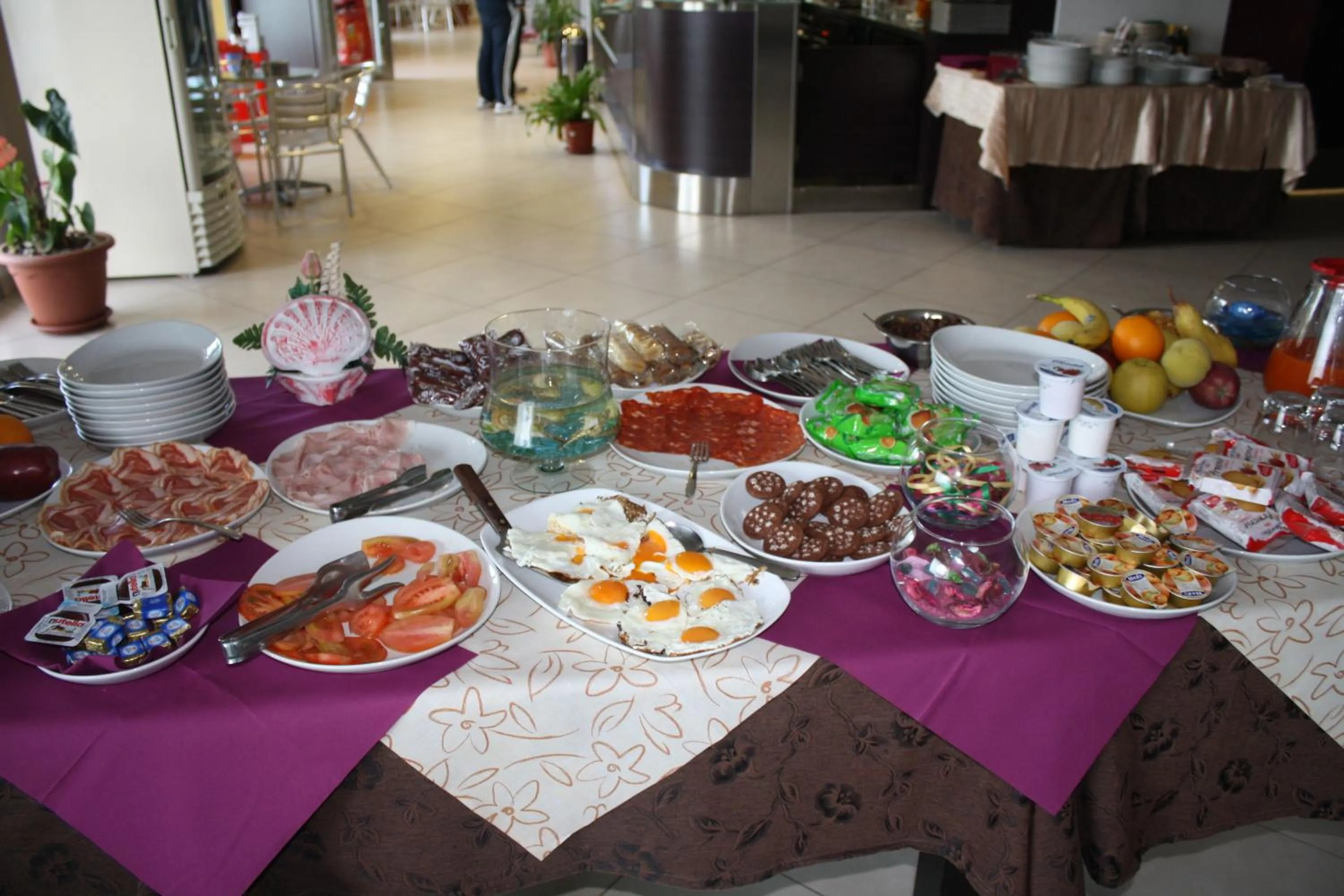 Buffet breakfast in Hotel Cliché