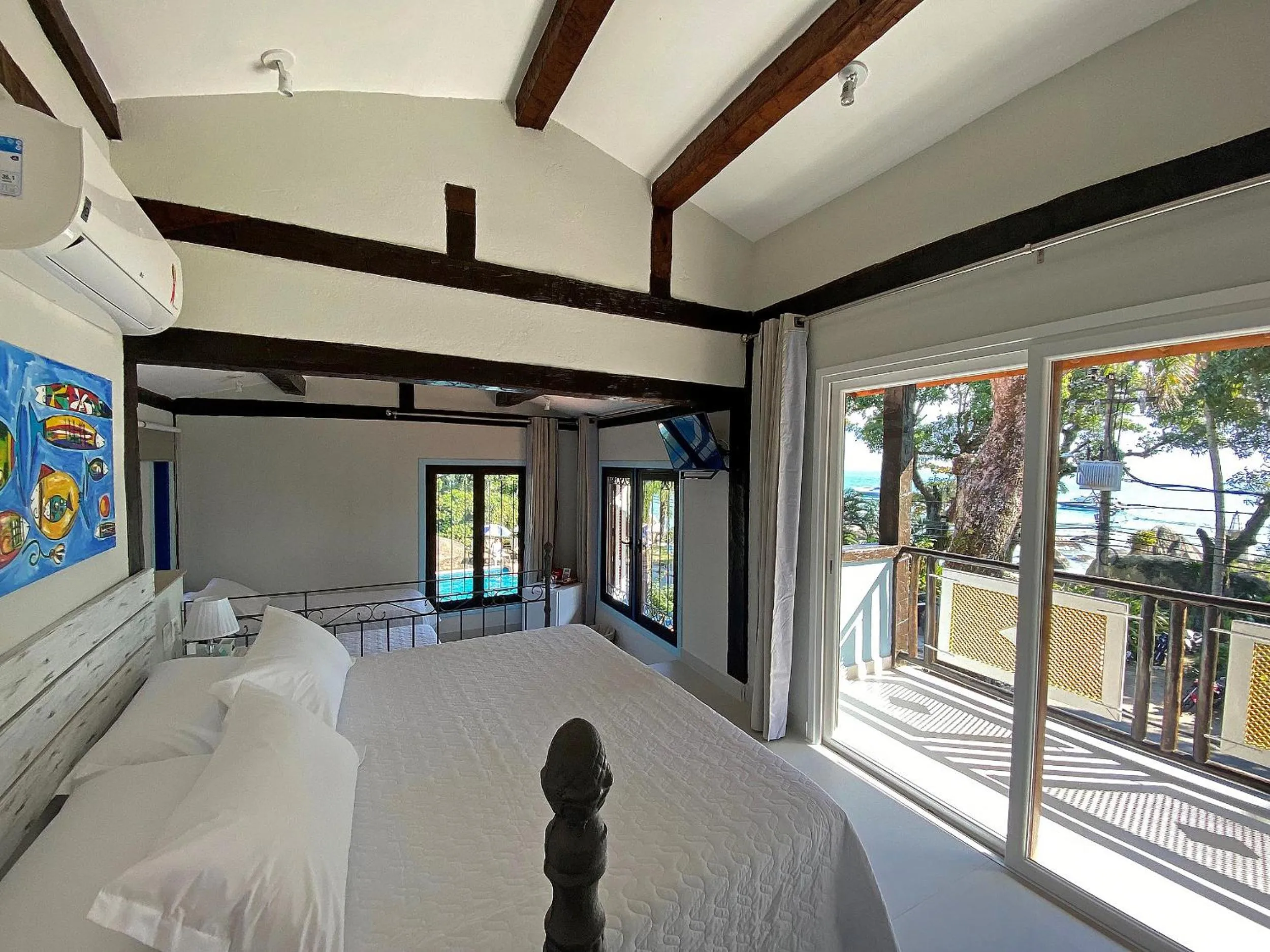 Photo of the whole room, Bed in Porto Pacuíba Hotel