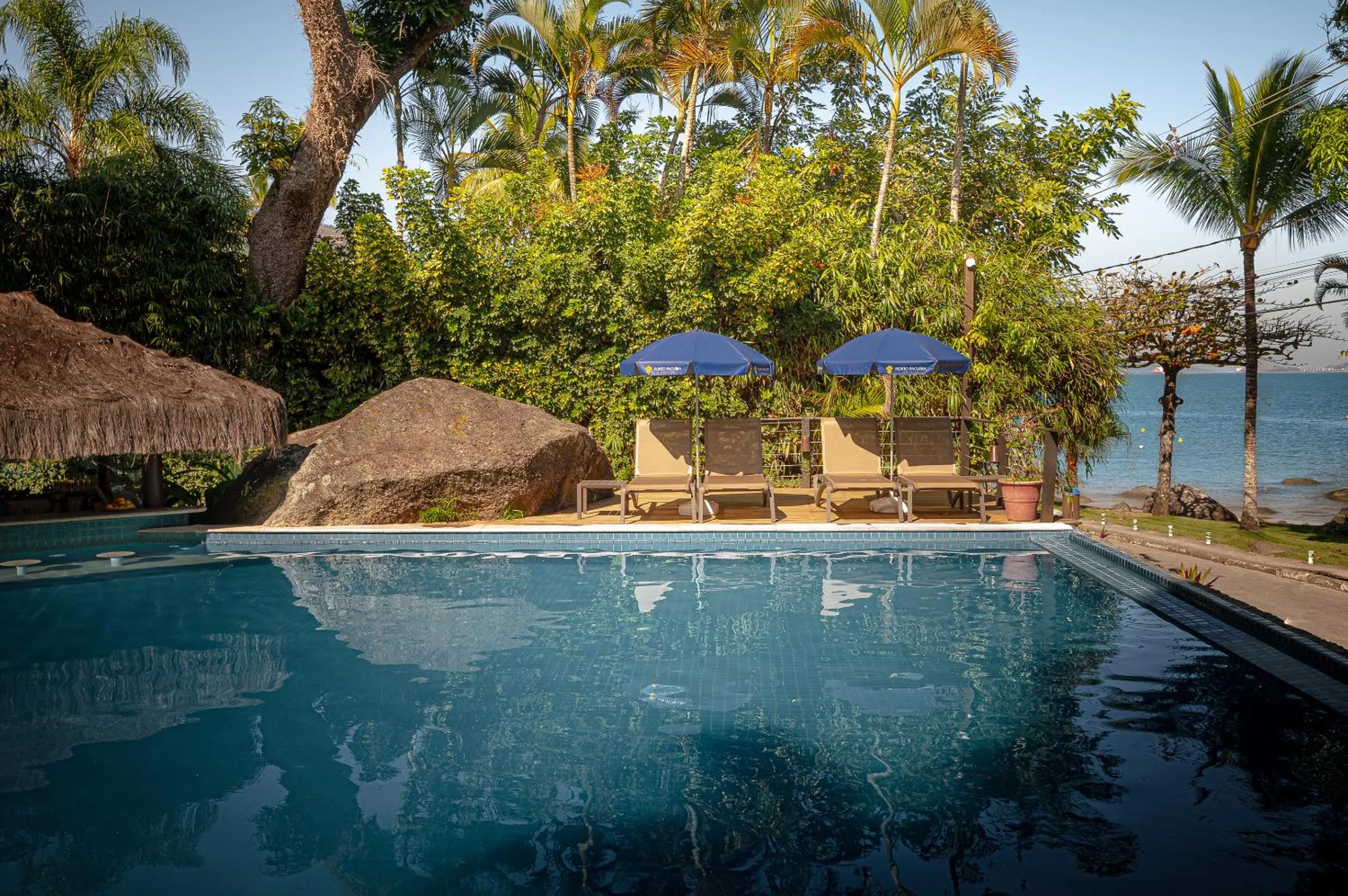 Swimming pool in Porto Pacuíba Hotel
