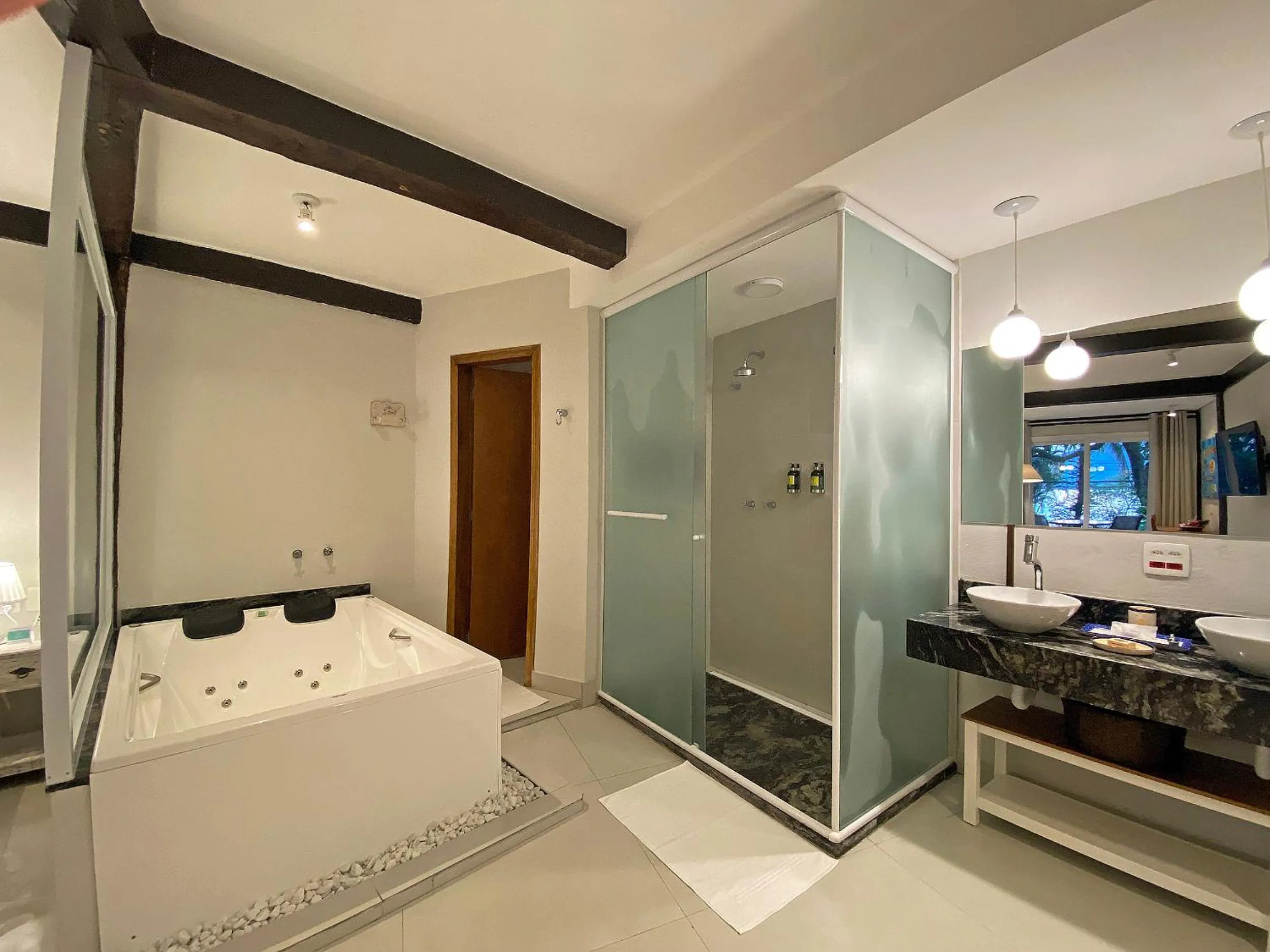 Hot Tub in Porto Pacuíba Hotel