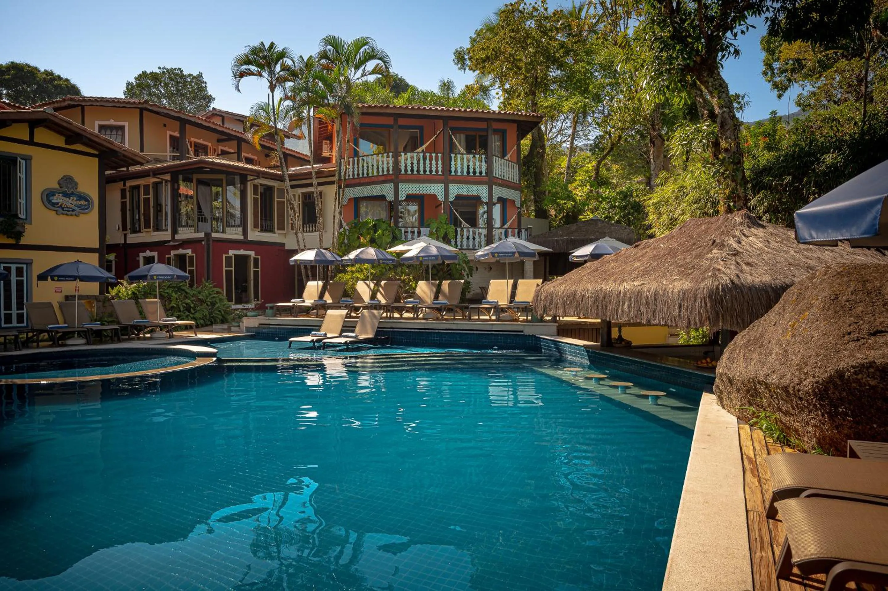 Swimming pool in Porto Pacuíba Hotel