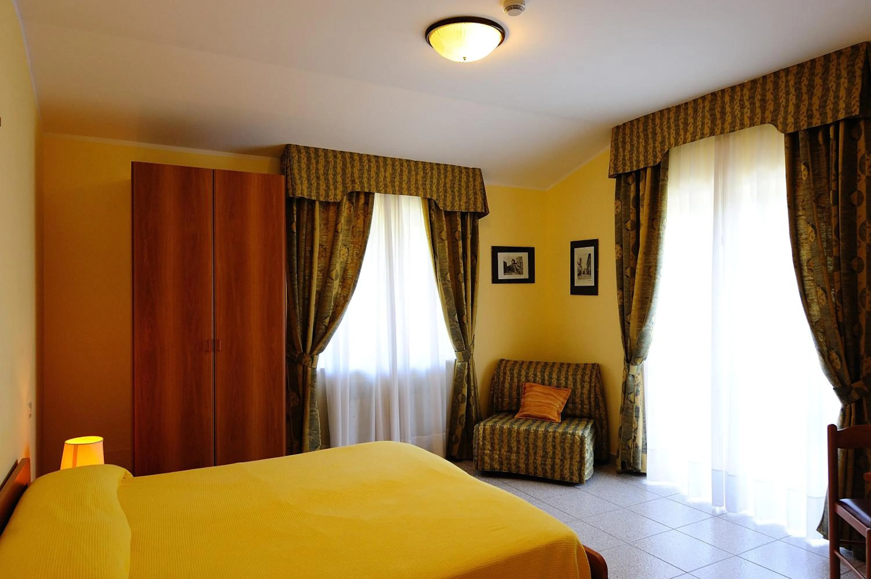 Photo of the whole room, Bed in Colle Degli Olivi snc