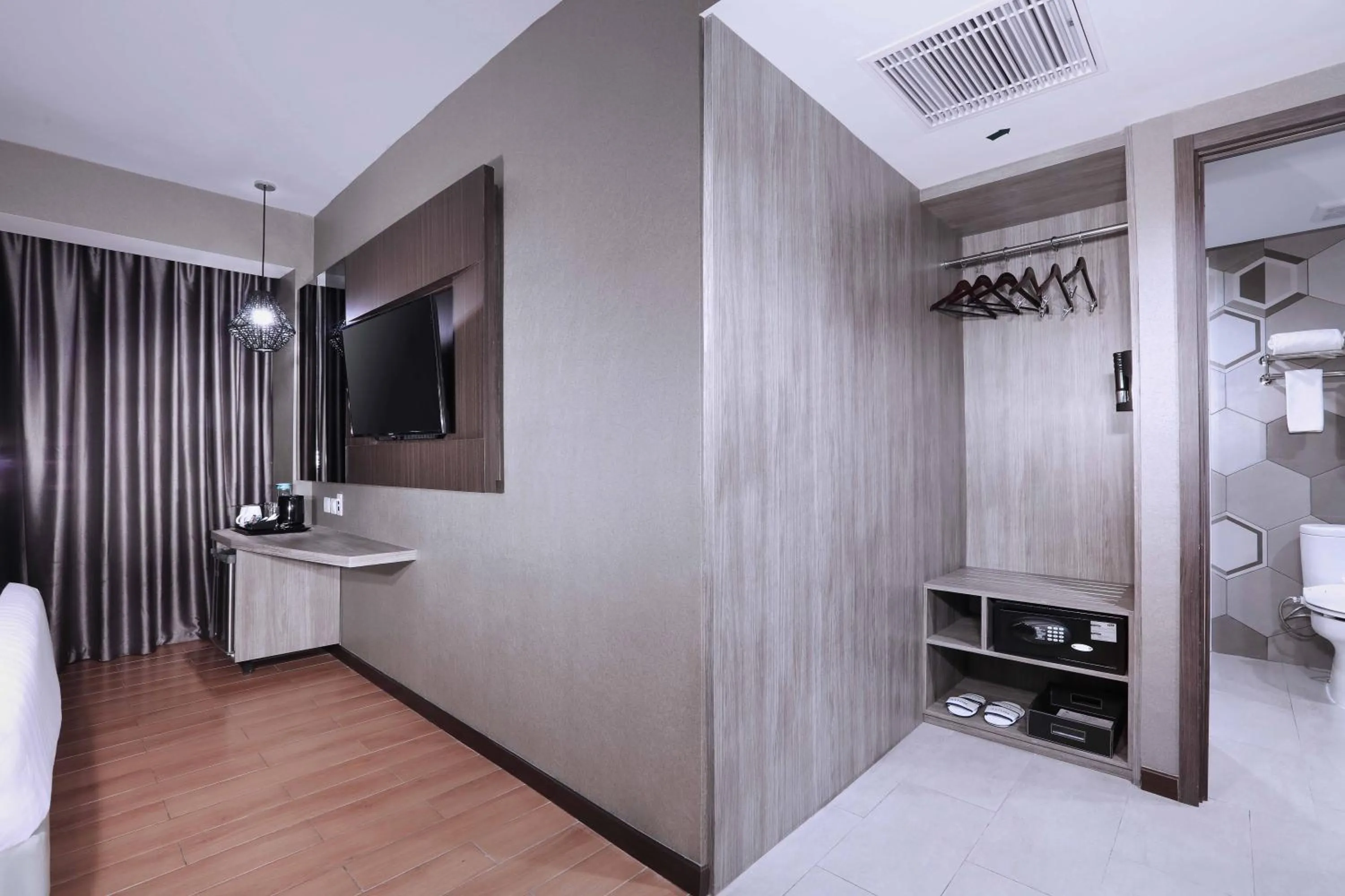 wardrobe in Aston Inn Pandanaran