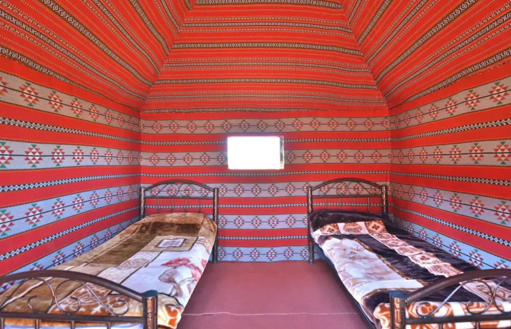 Photo of the whole room, Bed in Desert Moon Camp