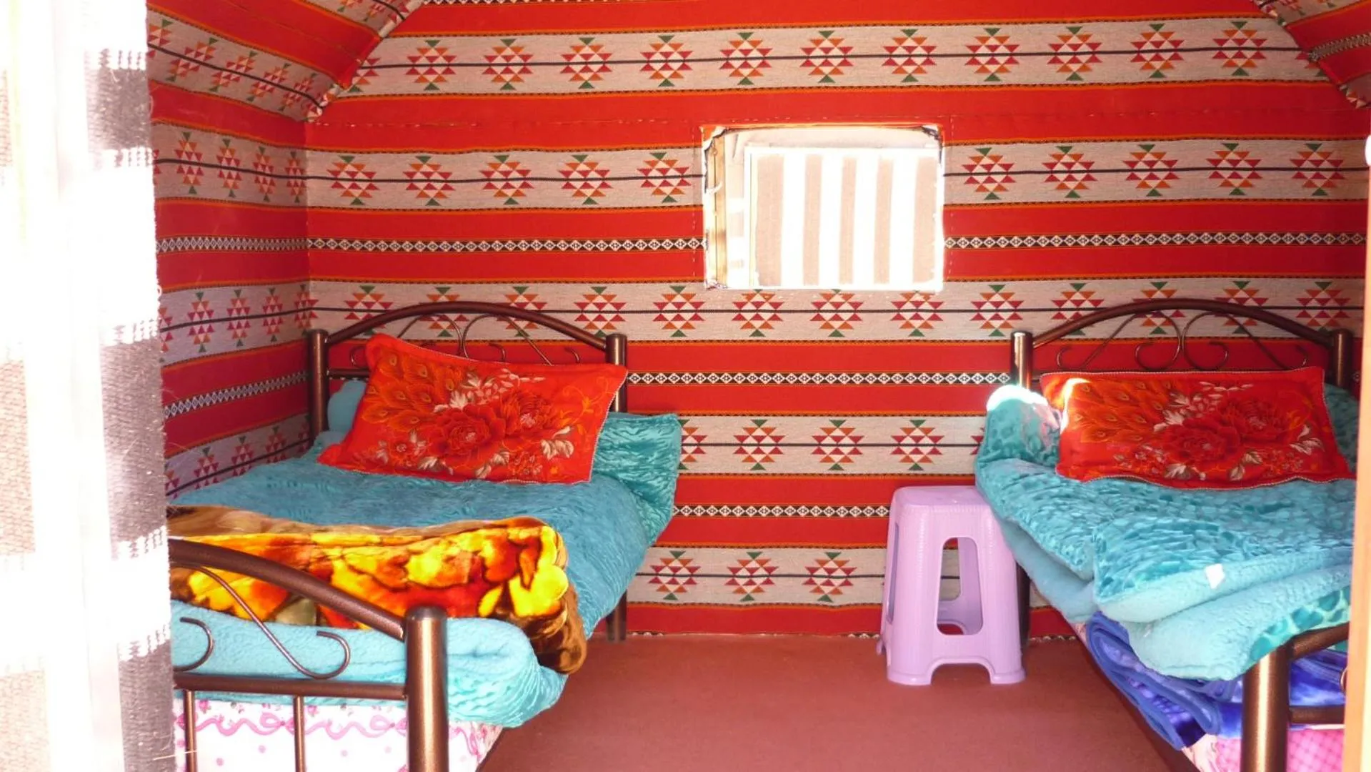 Bedroom, Bed in Desert Moon Camp