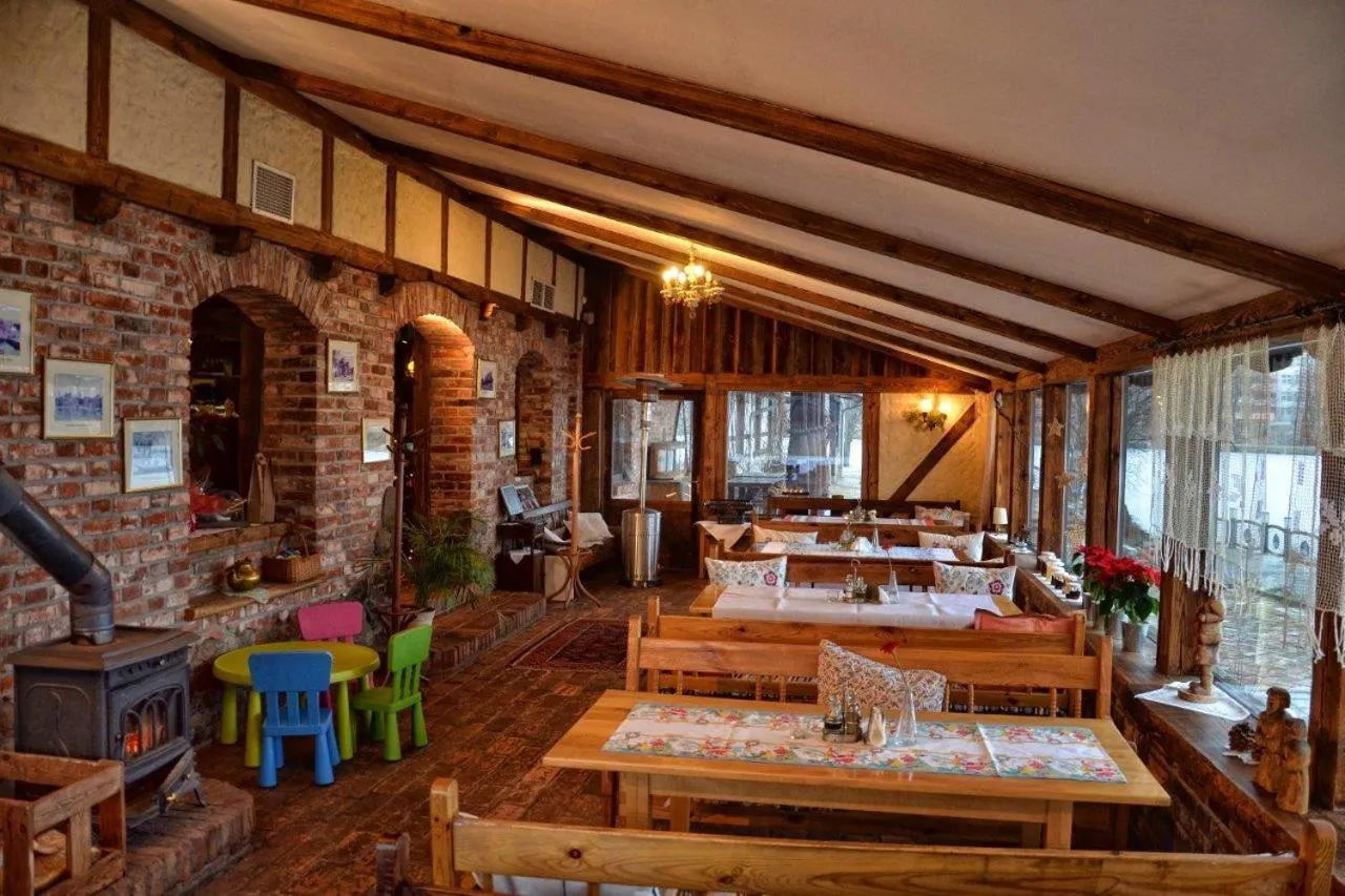 Restaurant/places to eat in Stary Tartak