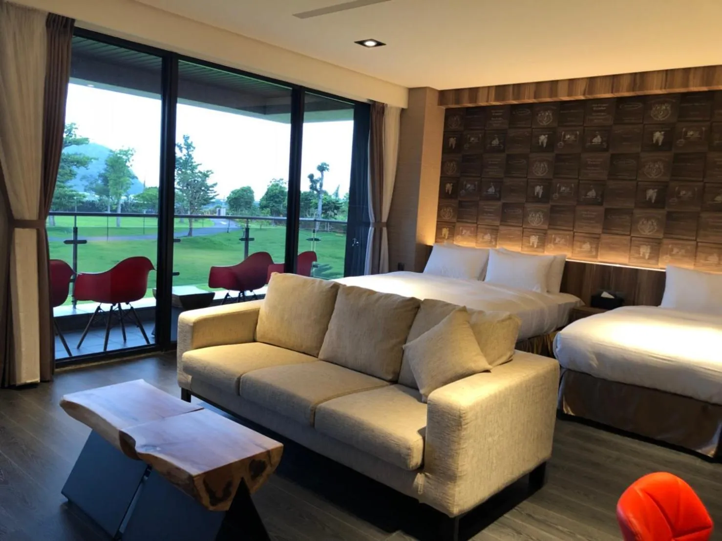 Photo of the whole room in Tan Villa