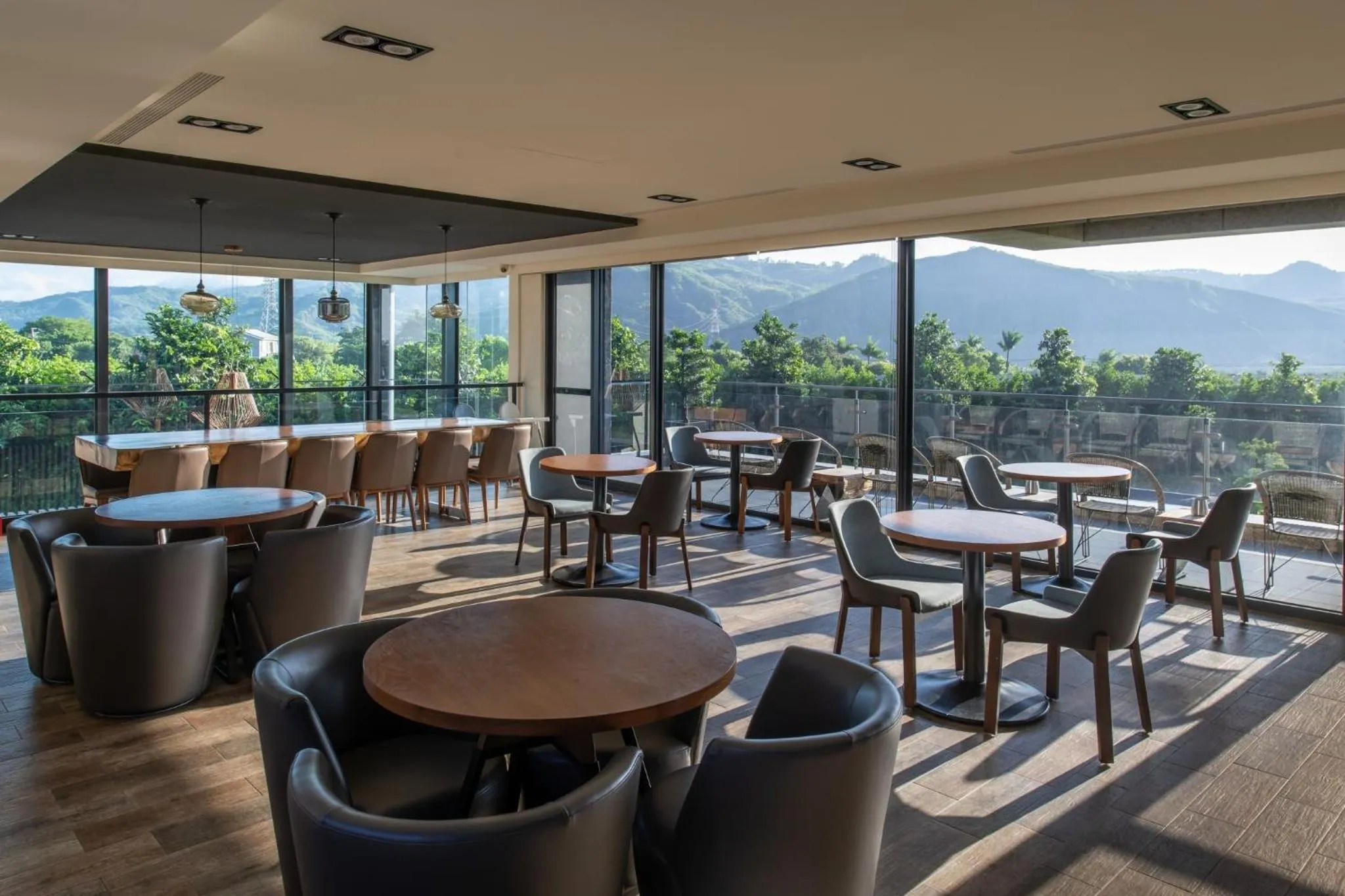 Restaurant/places to eat in Tan Villa