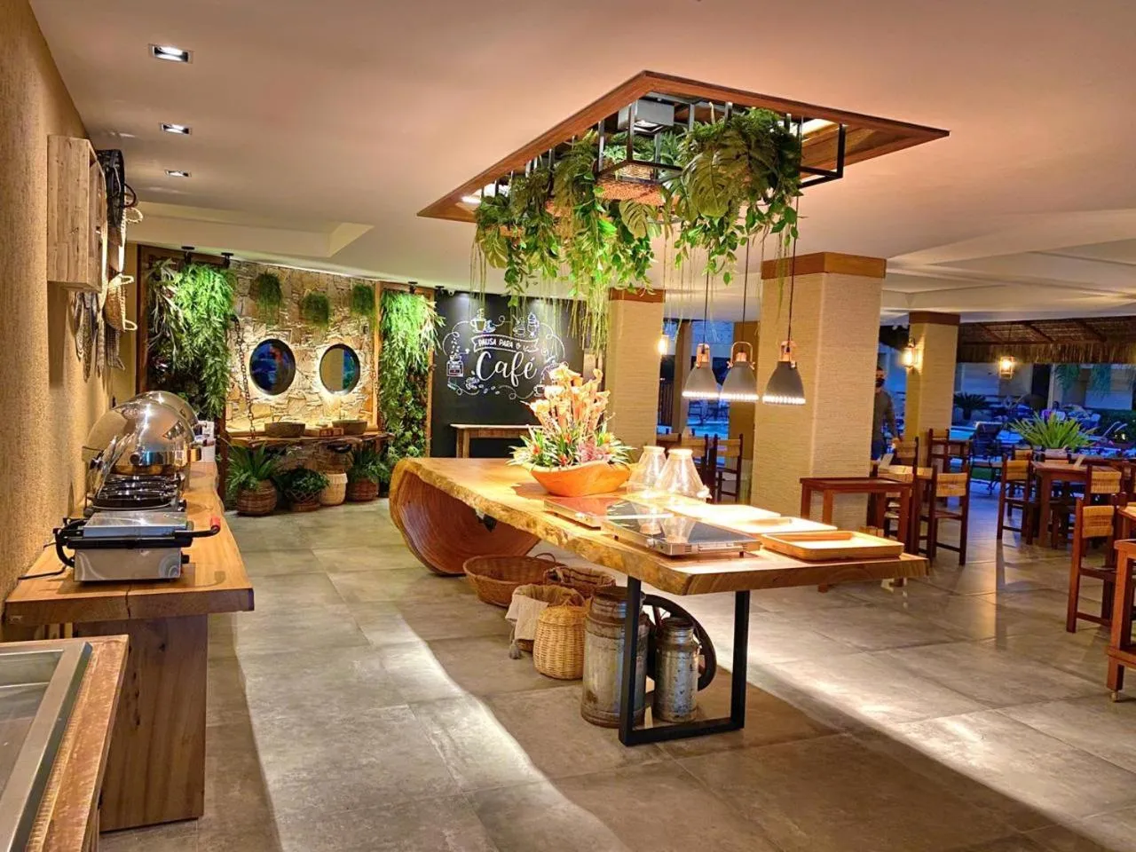 Restaurant/places to eat in Natal Dunnas Hotel