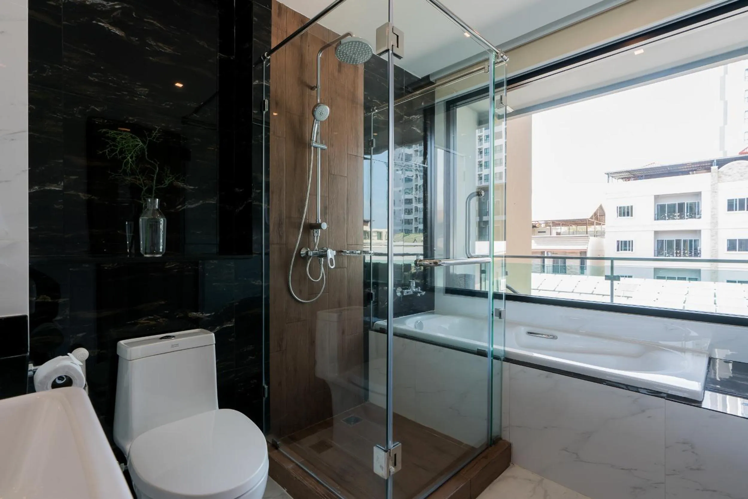 Shower in Acqua Hotel