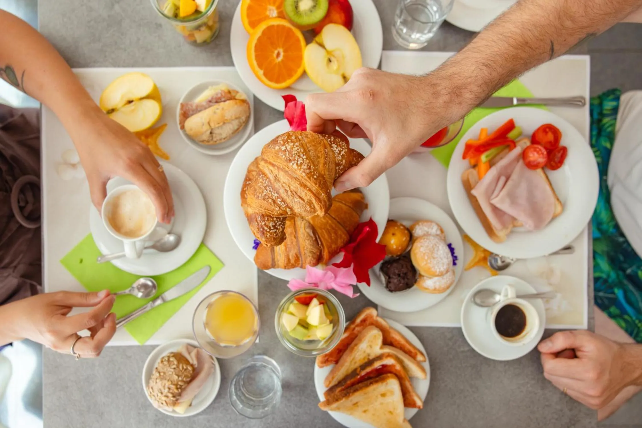Continental breakfast in Aparthotel Carinzia