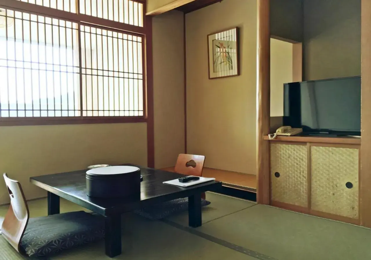 Japanese-Style Room with Shared Bathroom - South Tower in Itoen Hotel New Sakura Japanese-Style Room with Shared Bathroom - South Tower in Itoen Hotel New Sakura