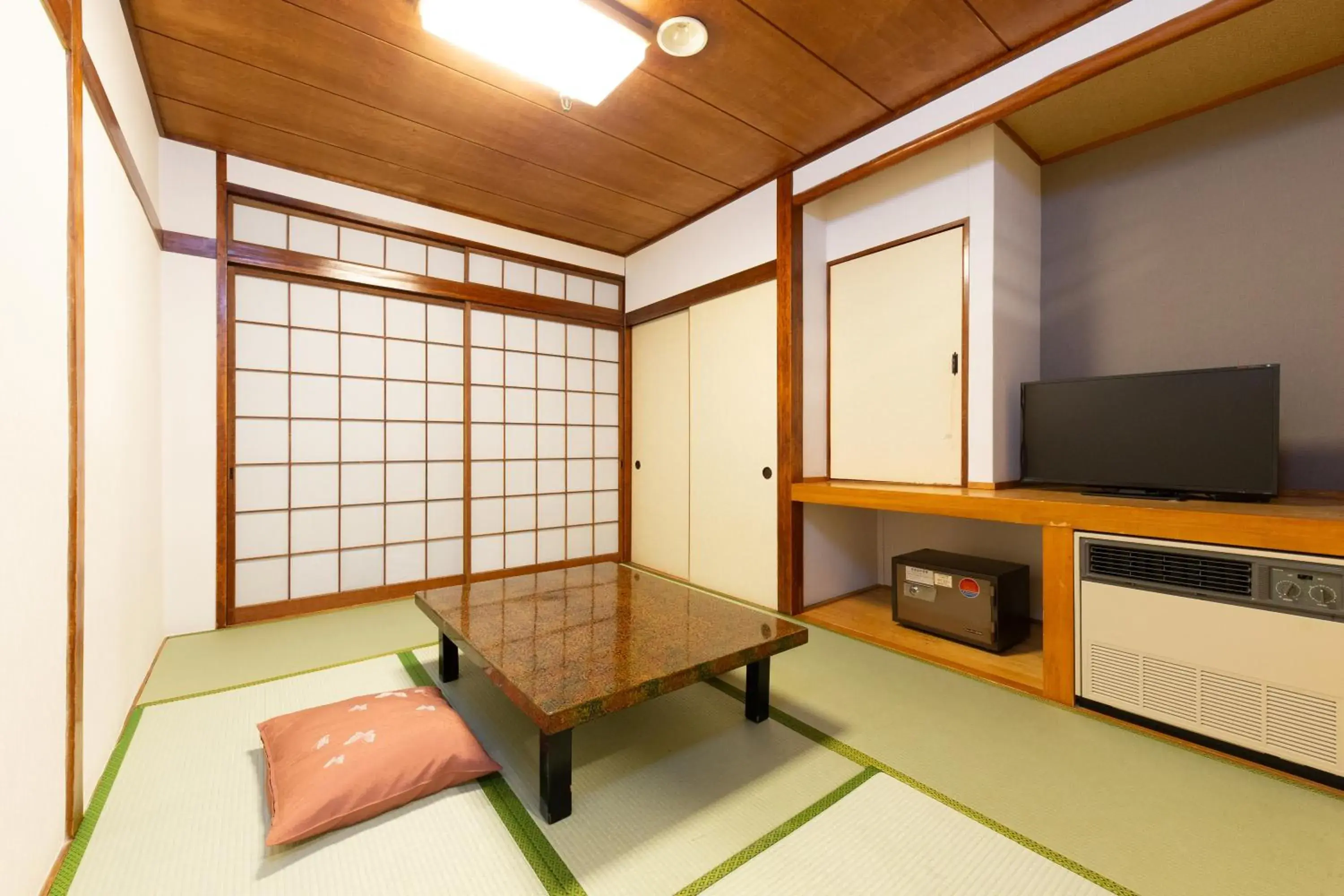 Economy Triple Room in Kinugawa Royal Hotel Economy Triple Room in Kinugawa Royal Hotel