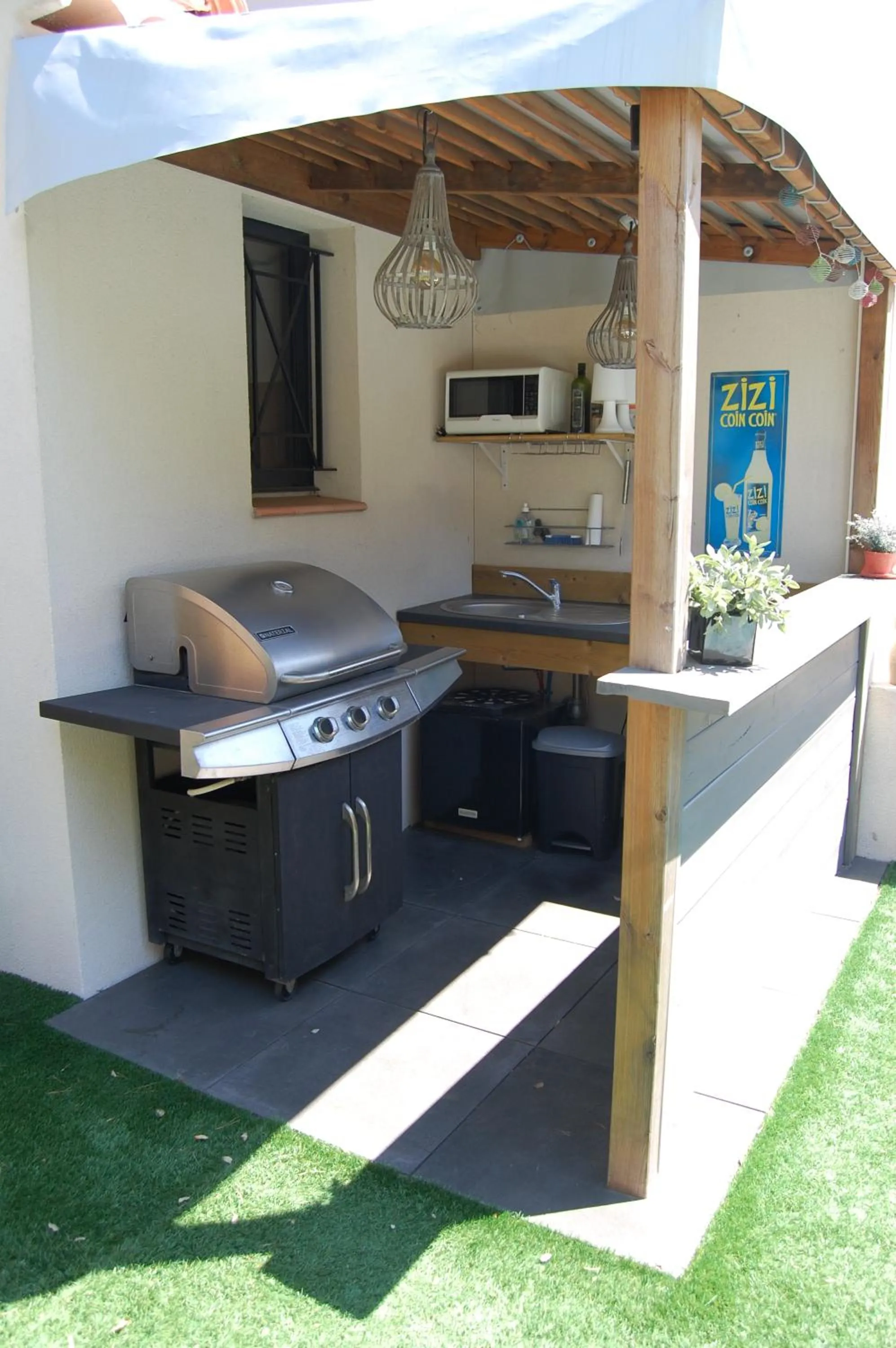 BBQ facilities in Le Clos des Barelles