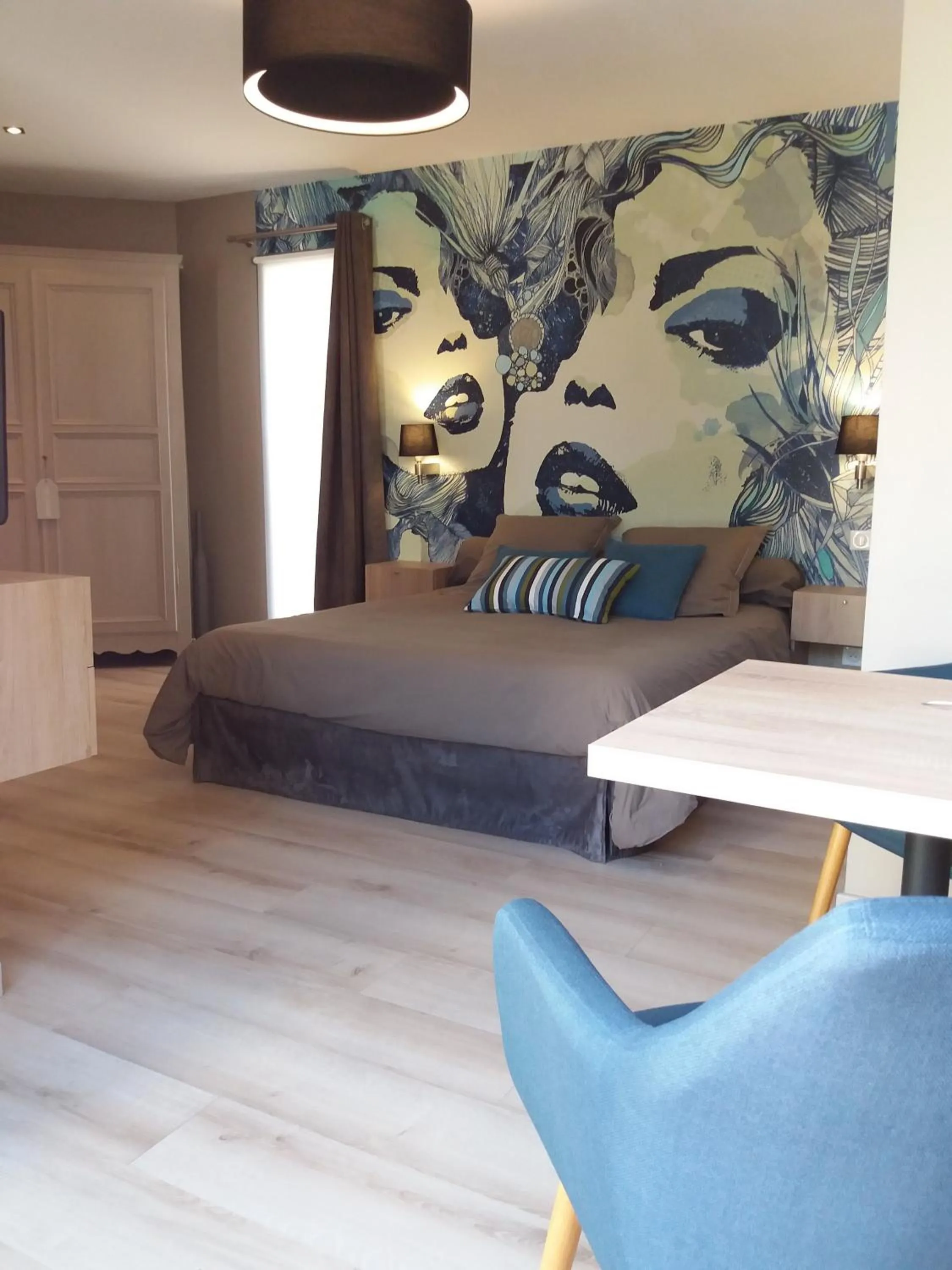 Photo of the whole room in Le Clos des Barelles