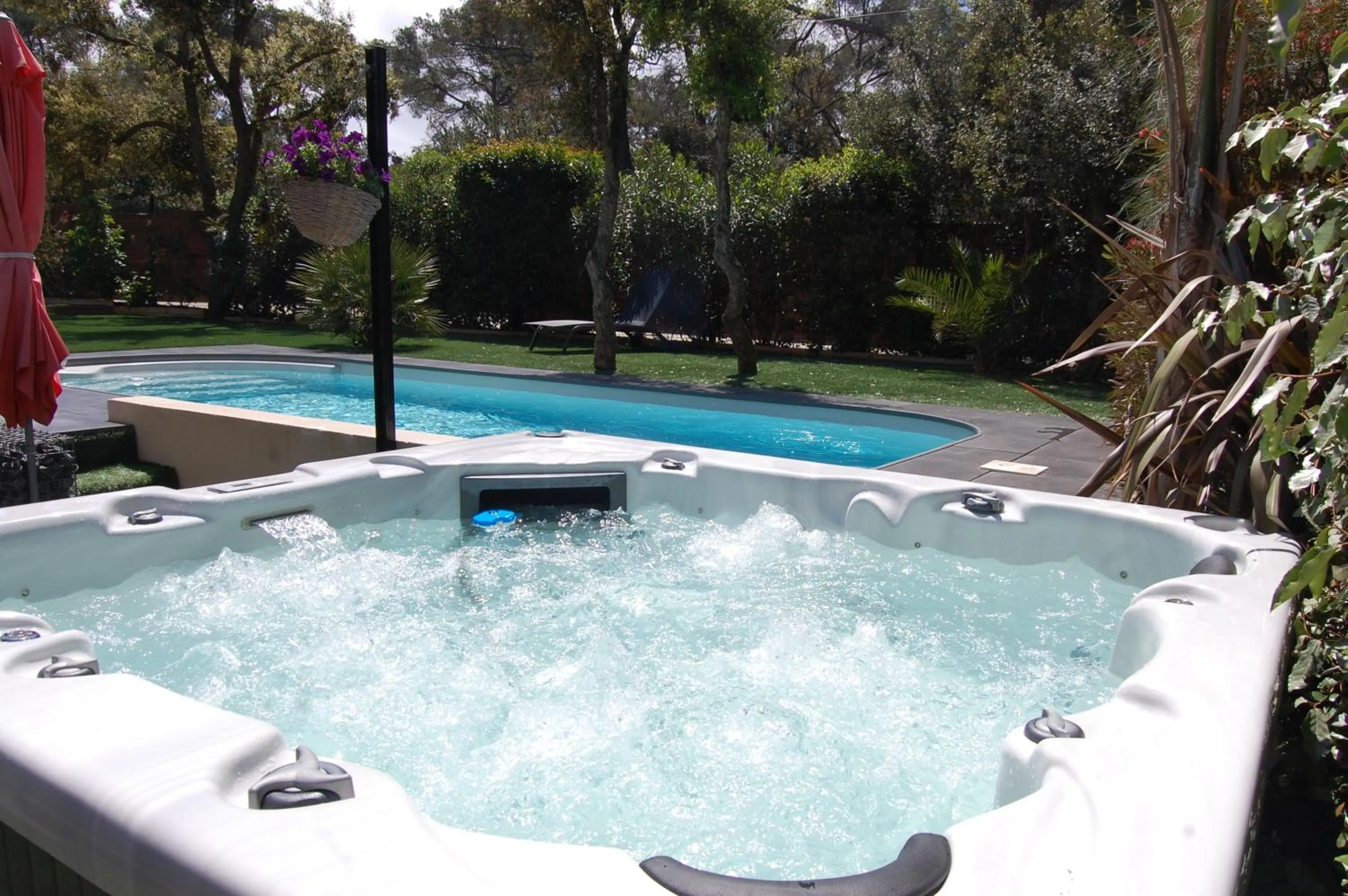 Hot Tub in Le Clos des Barelles
