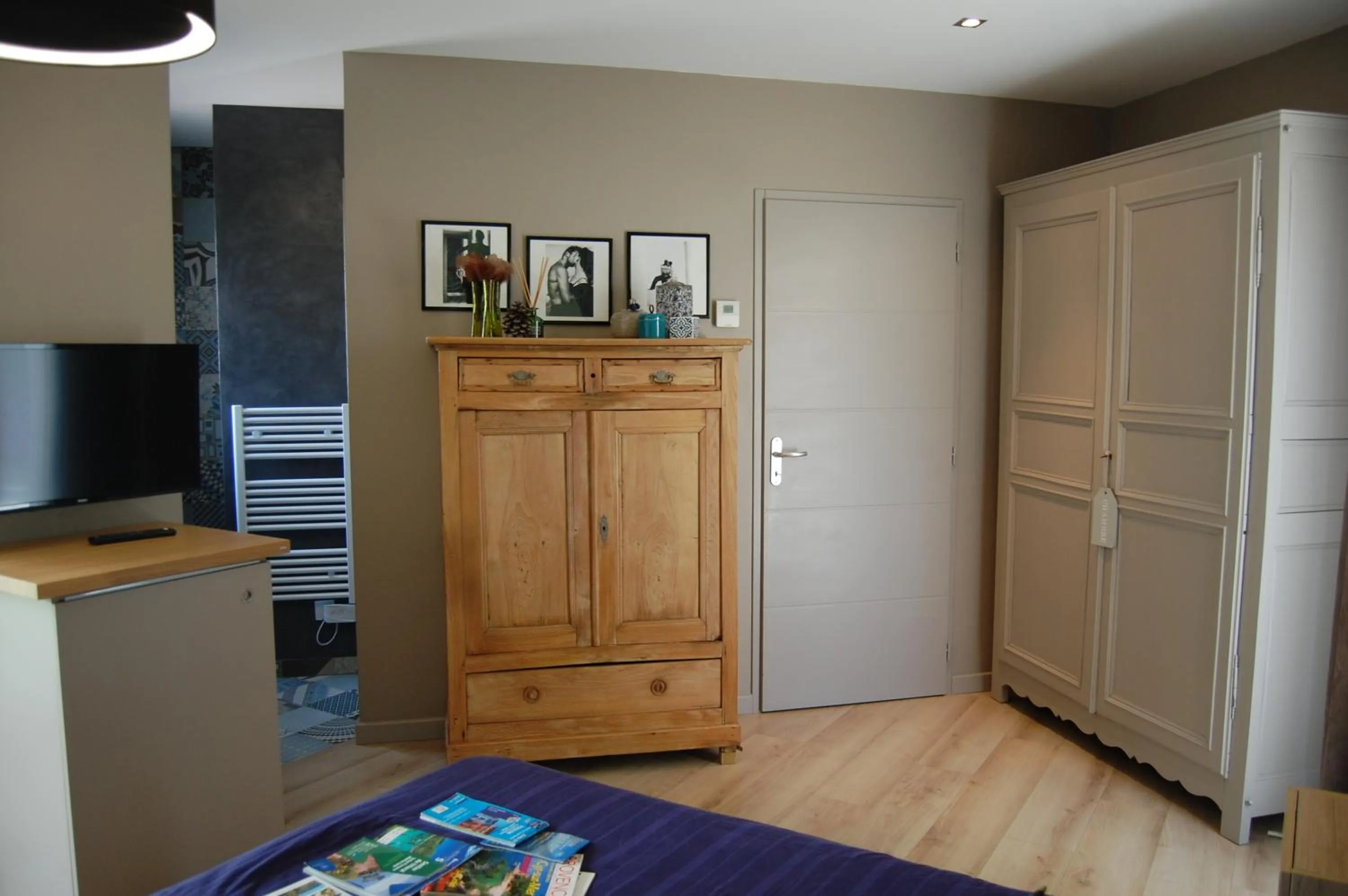 Bedroom in Le Clos des Barelles
