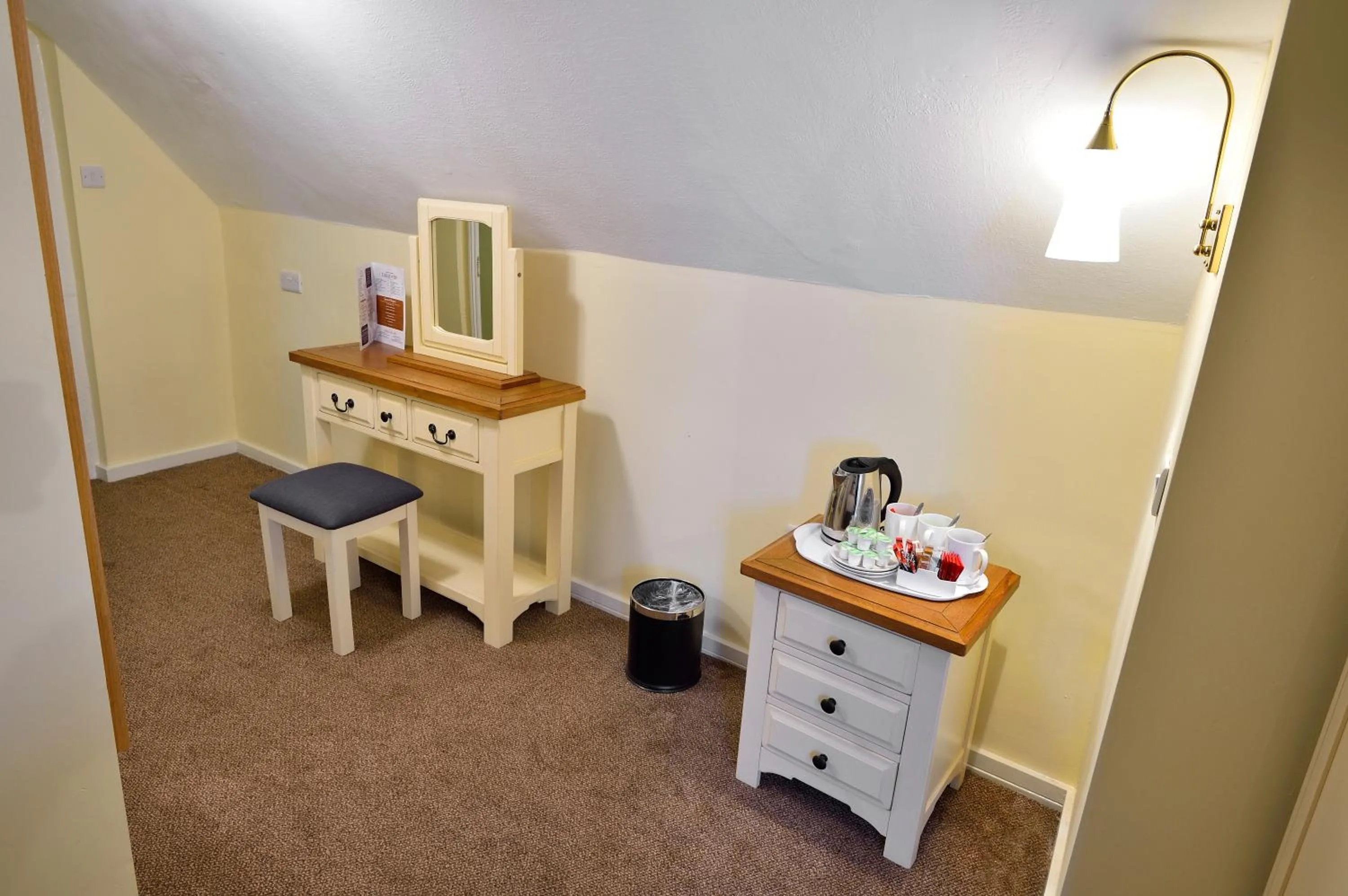 Photo of the whole room in The Royal Victoria and Bull Hotel