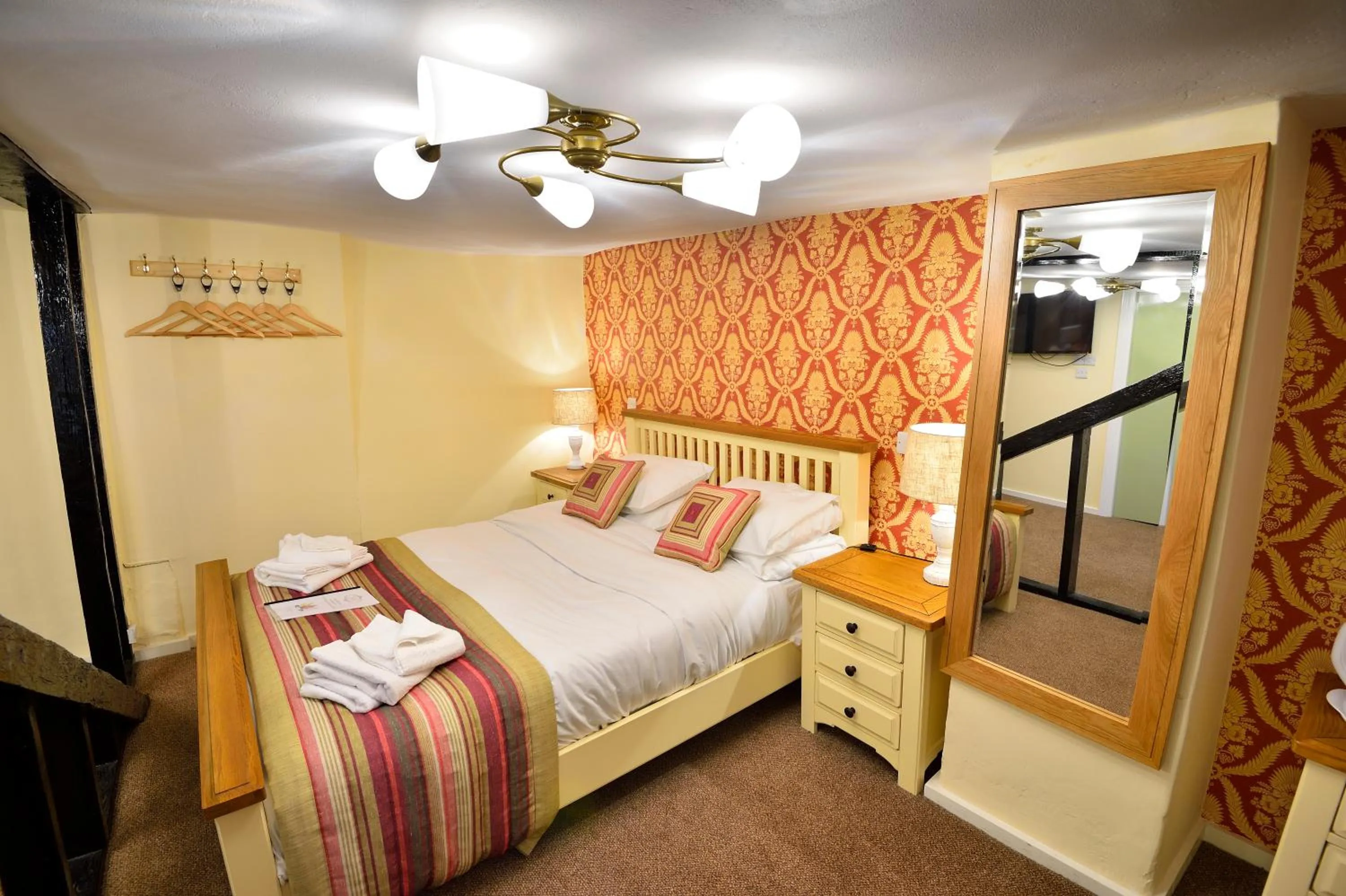 Bedroom, Bed in The Royal Victoria and Bull Hotel