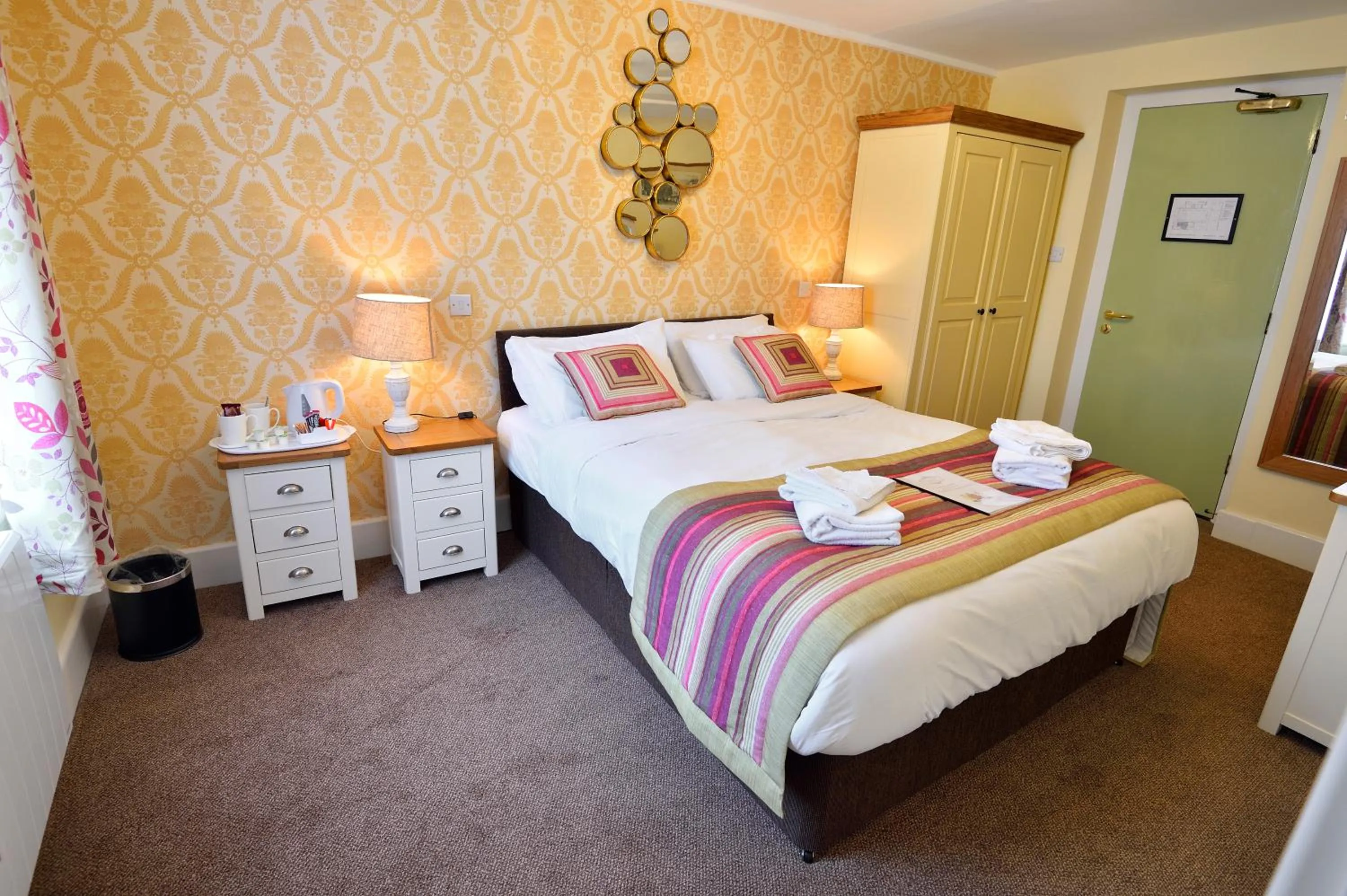 Bedroom, Bed in The Royal Victoria and Bull Hotel