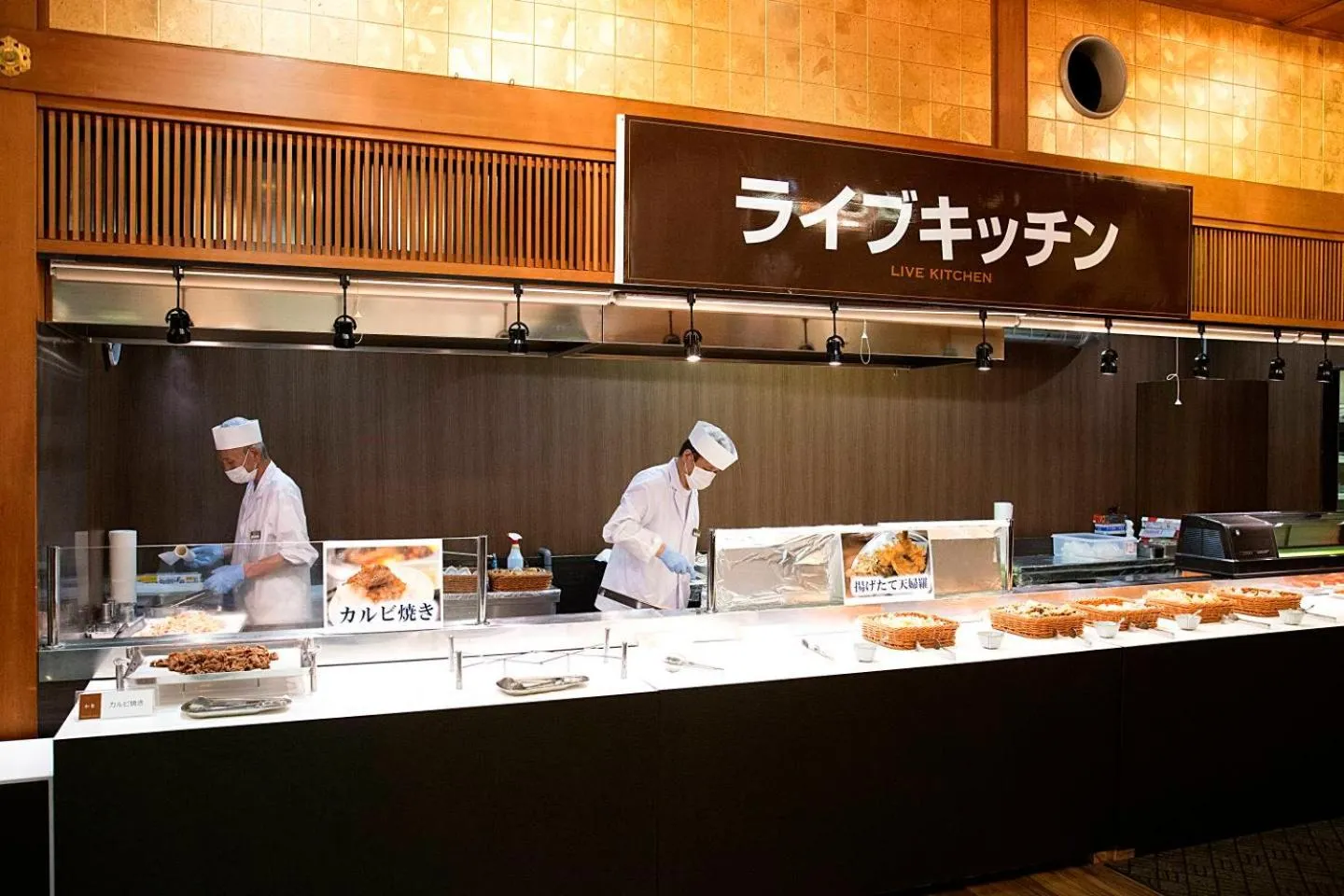 Dinner in Hotel Oonoya