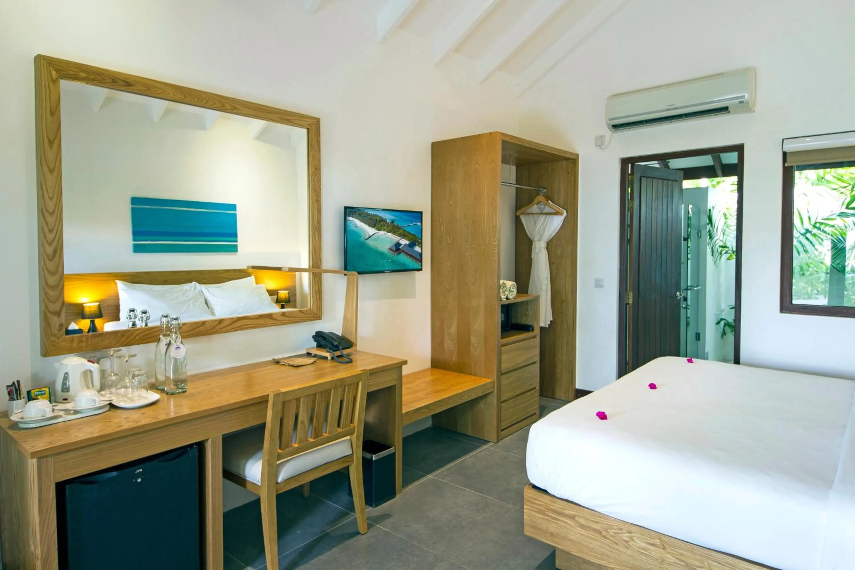 Bedroom, Bed in Summer Island Maldives