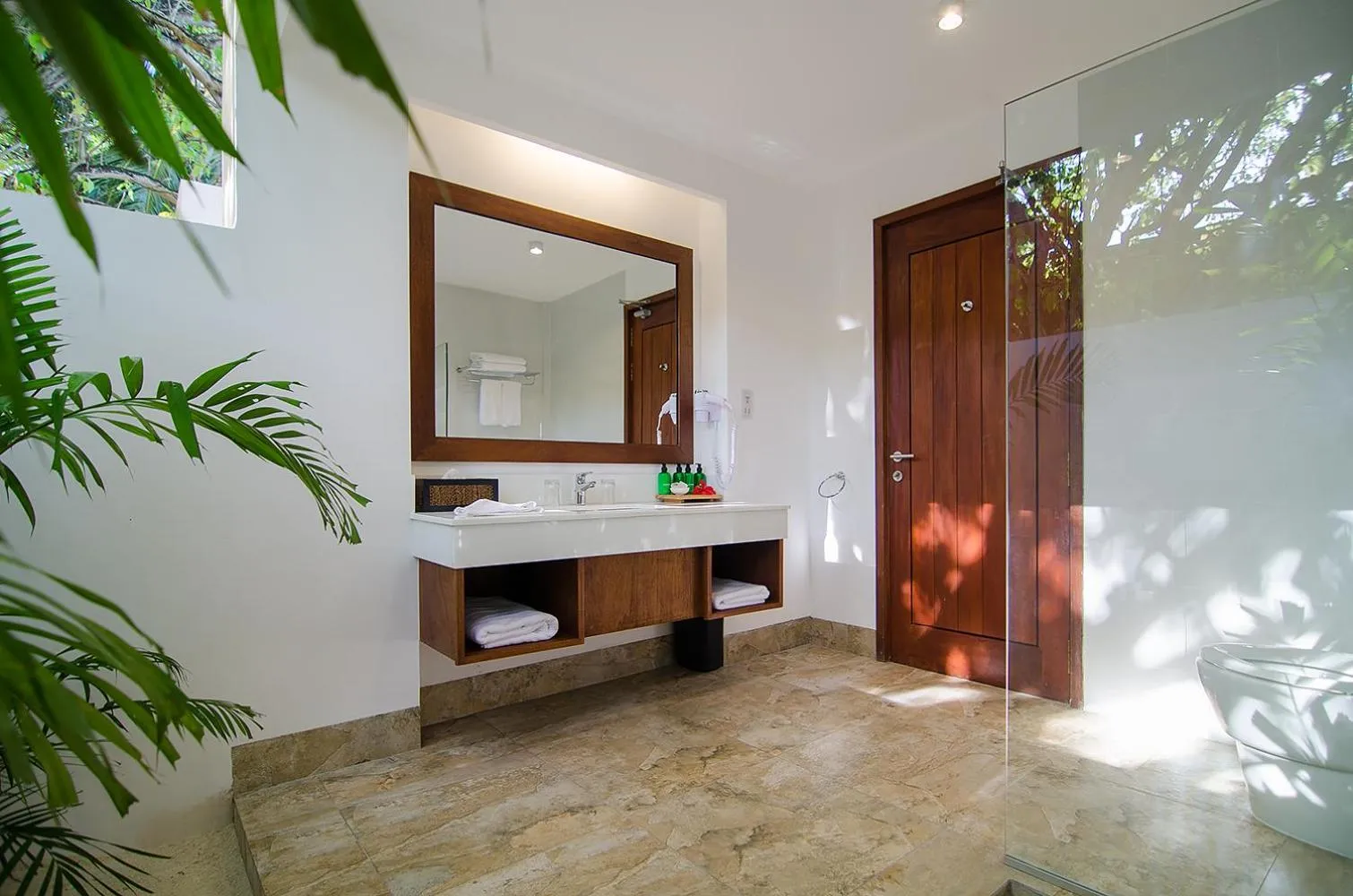 Bathroom in Summer Island Maldives