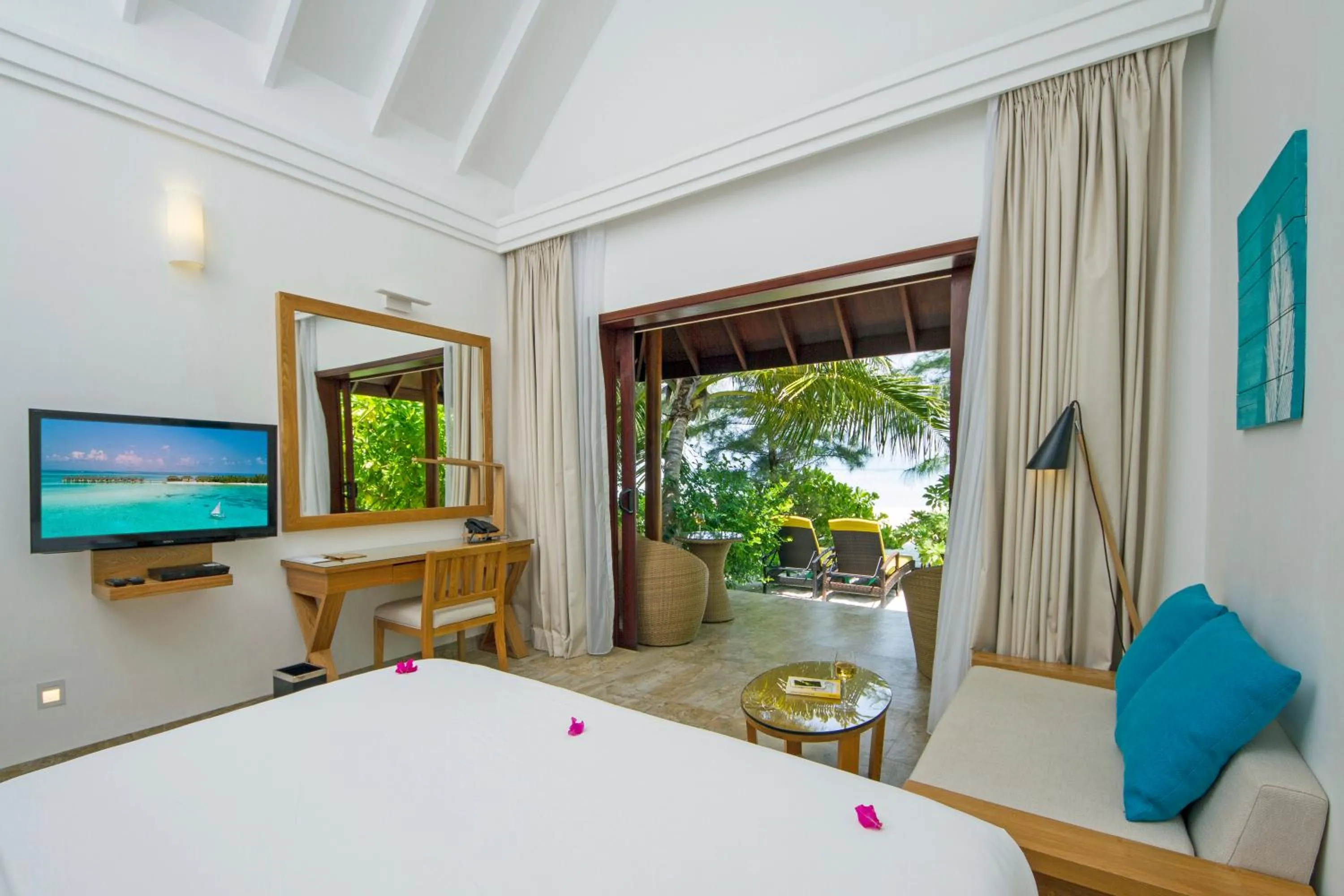 Bedroom, Bed in Summer Island Maldives