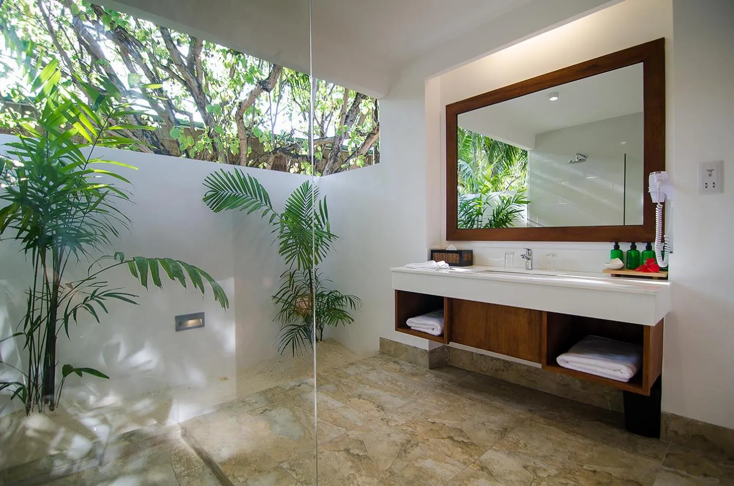Bathroom in Summer Island Maldives