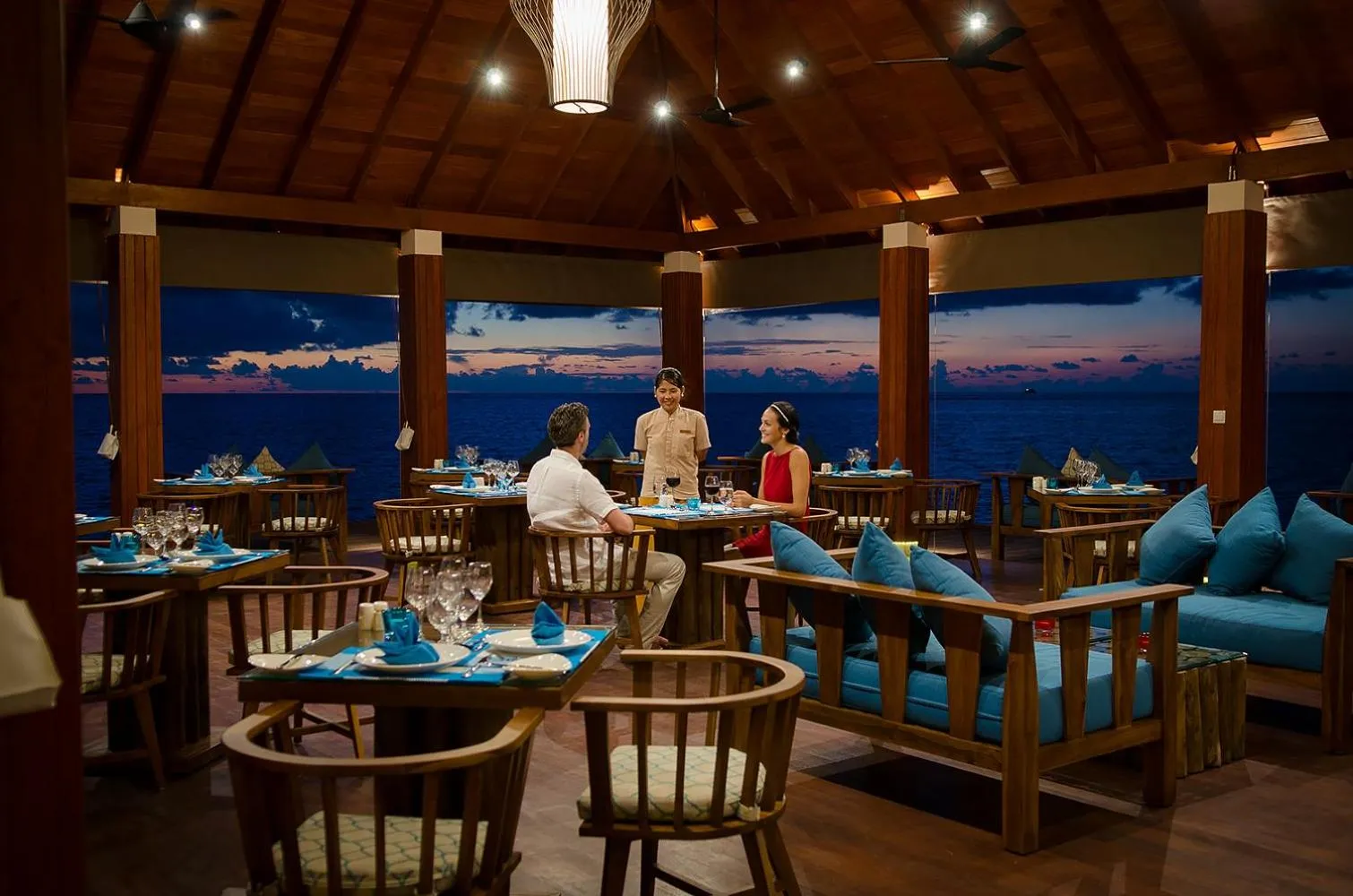 Restaurant/places to eat in Summer Island Maldives