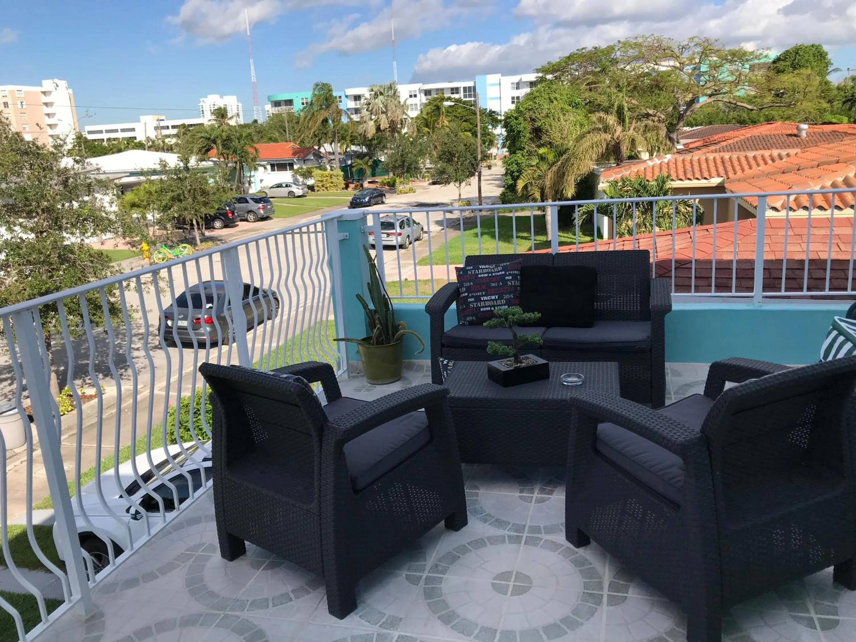 Street view in Blue House Miami