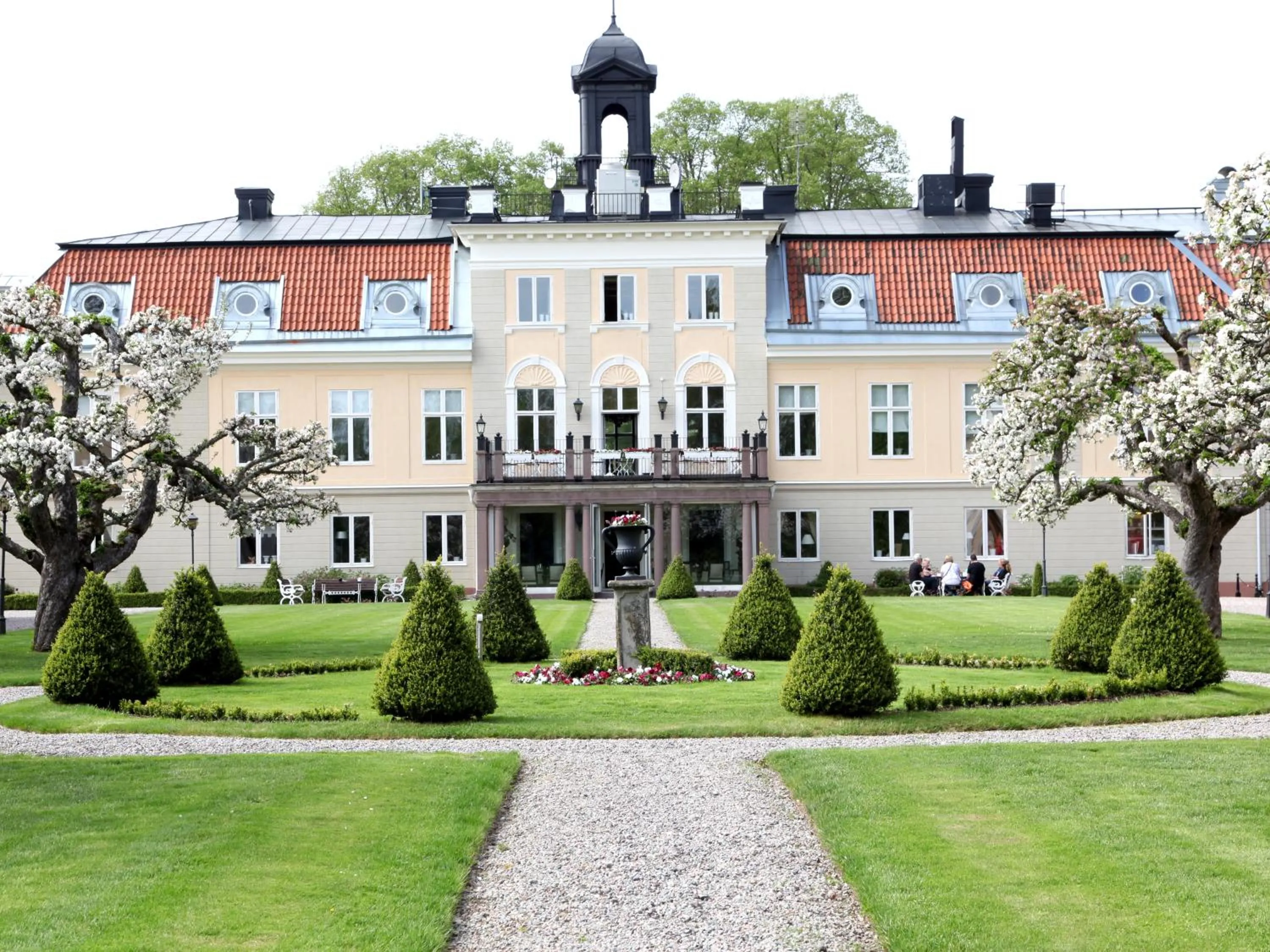 Property building in Södertuna Slott