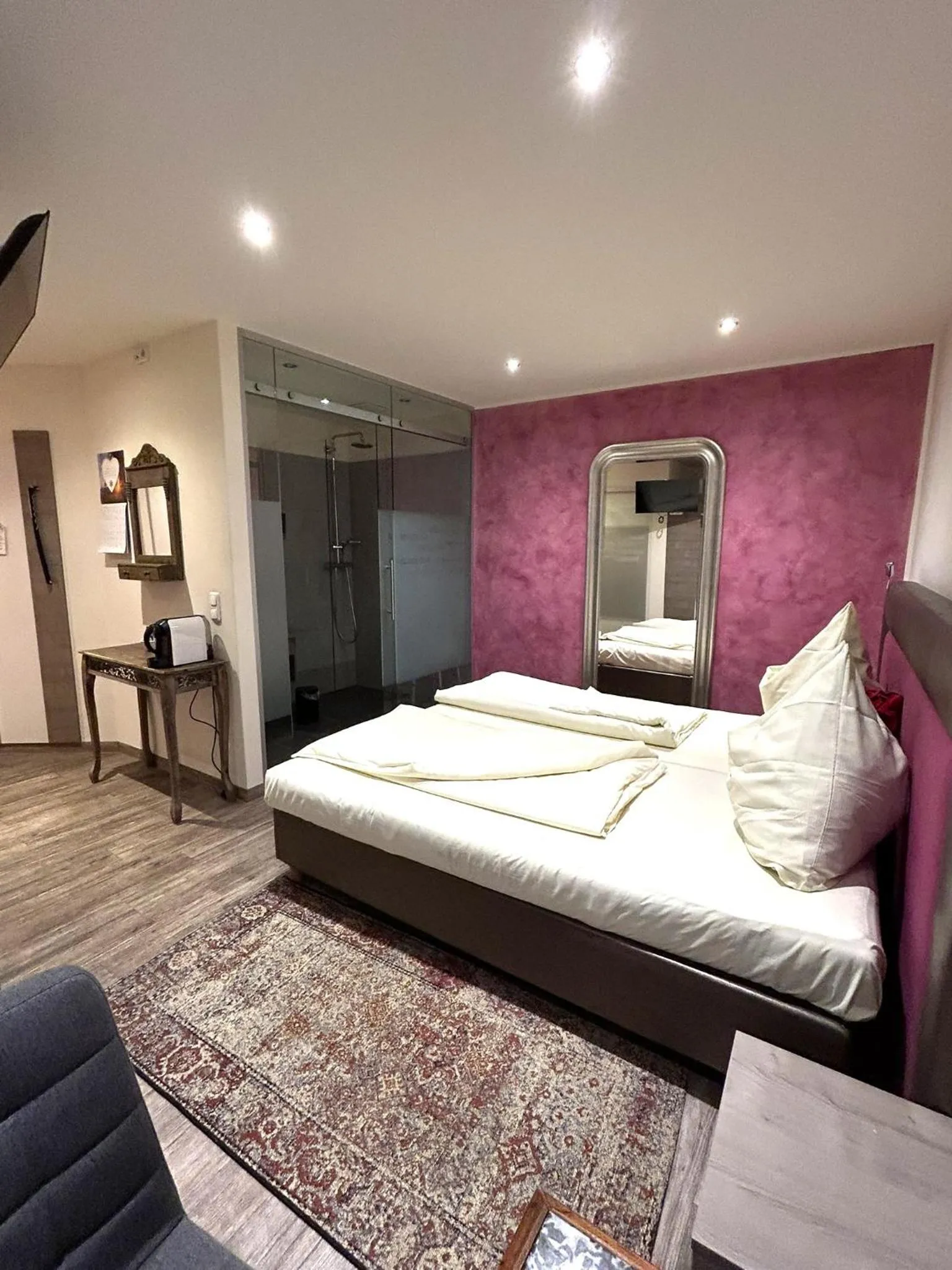 Bedroom, Bed in City Zimmer - Appartement Dina Mariner