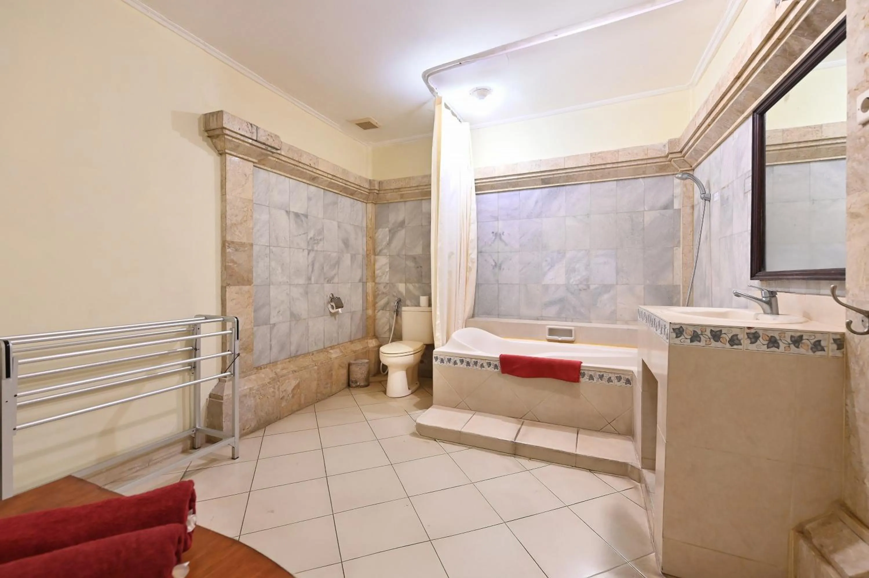 Bathroom in Puri Dewa Bharata Hotel & Villas