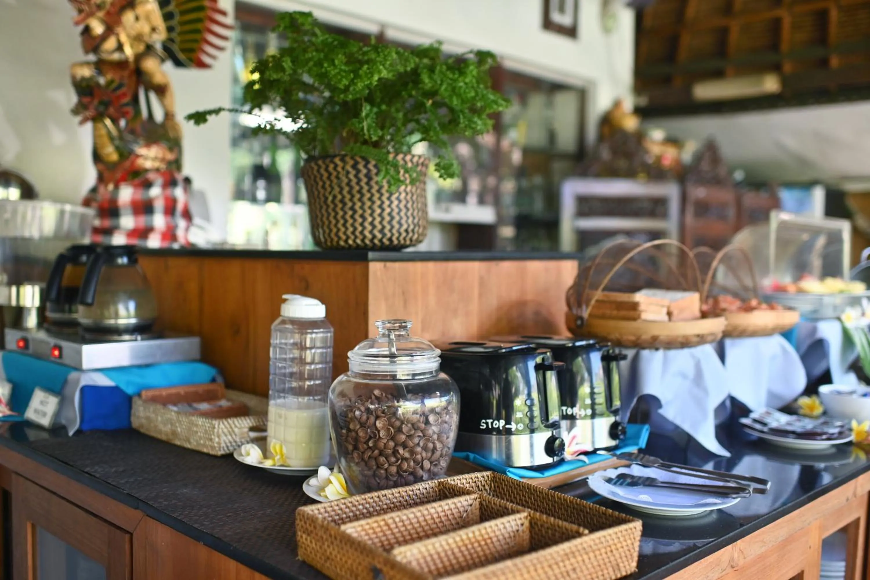 Restaurant/places to eat in Puri Dewa Bharata Hotel & Villas