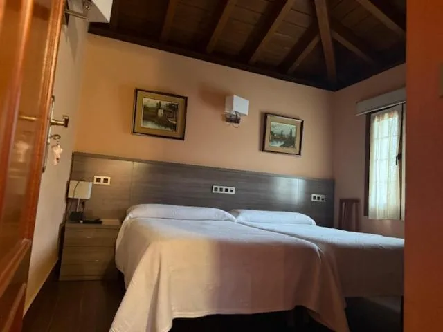 Bed in Hotel Rural Las Palmeras Muskiz