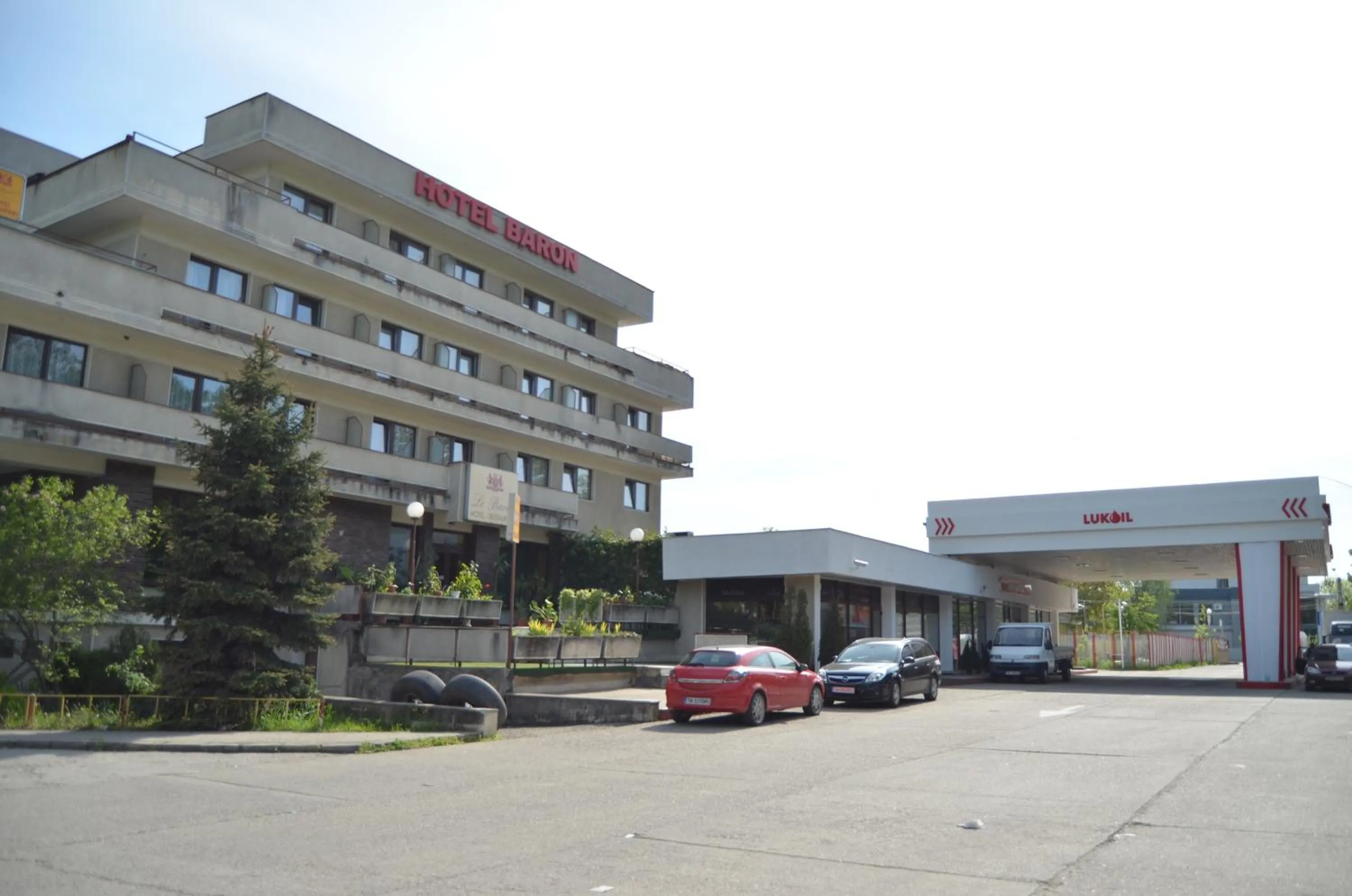 Facade/entrance in Hotel Le Baron