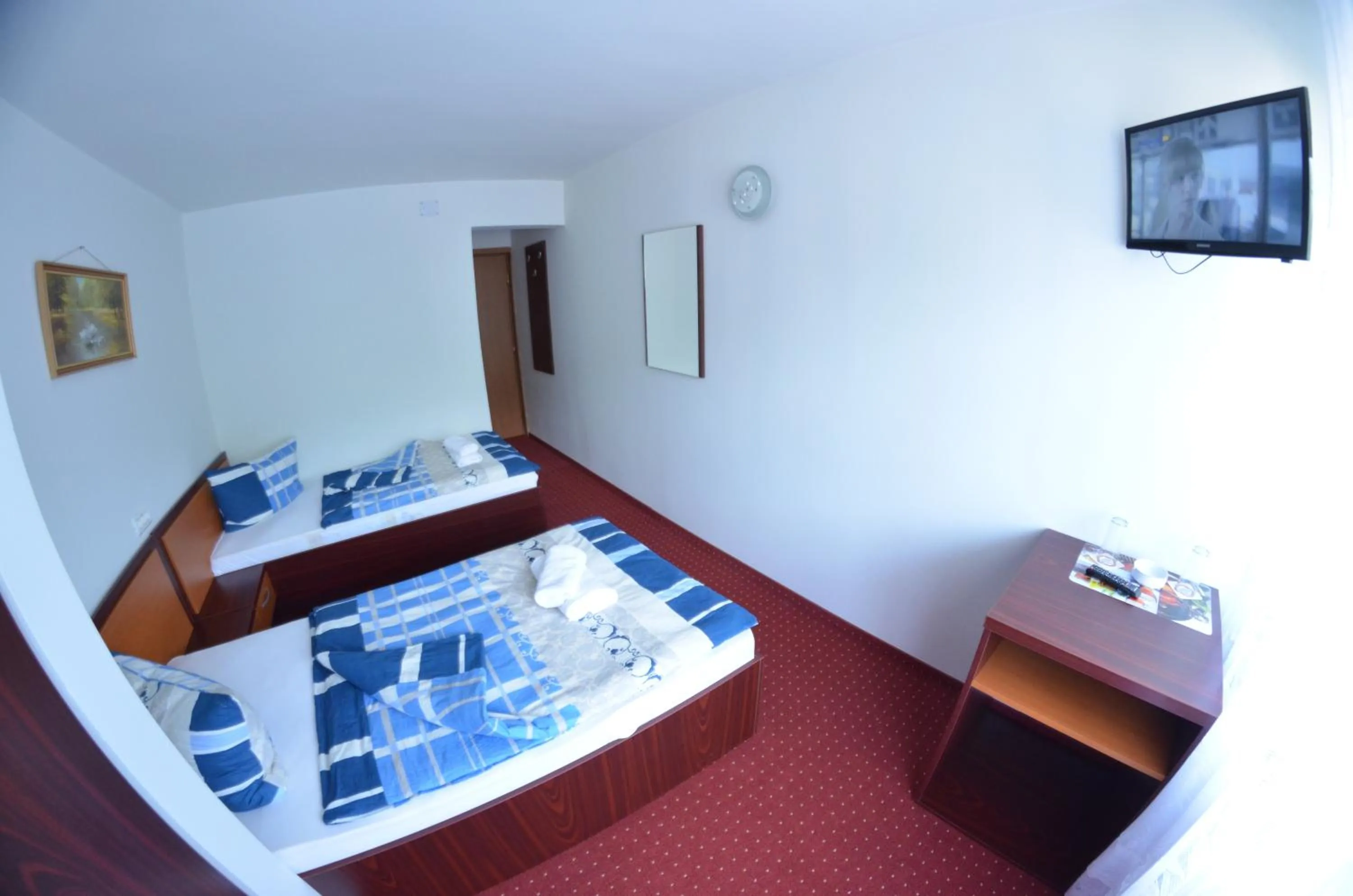 TV and multimedia, Bed in Hotel Le Baron