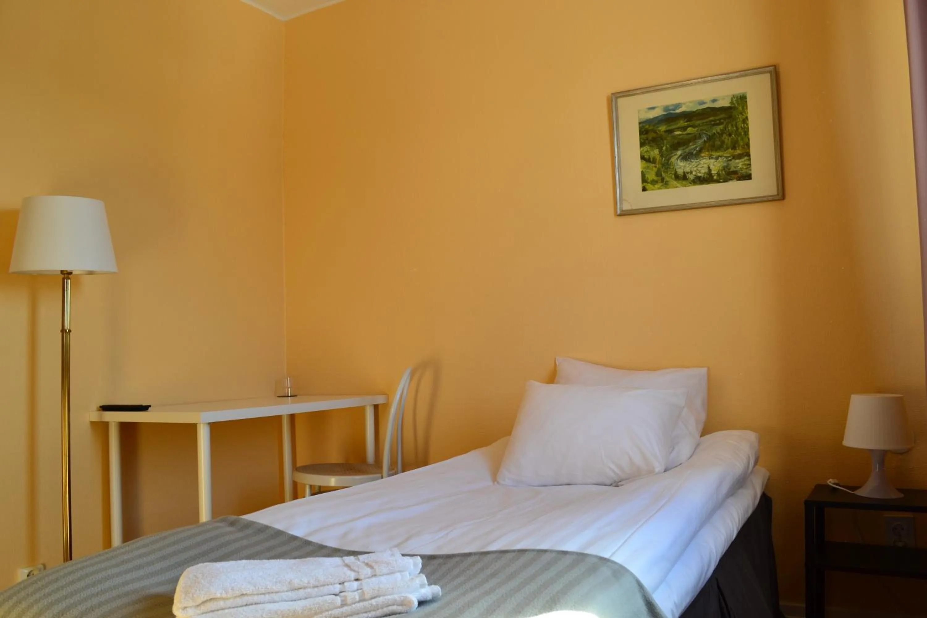 Bed in Hotell Skinnargården